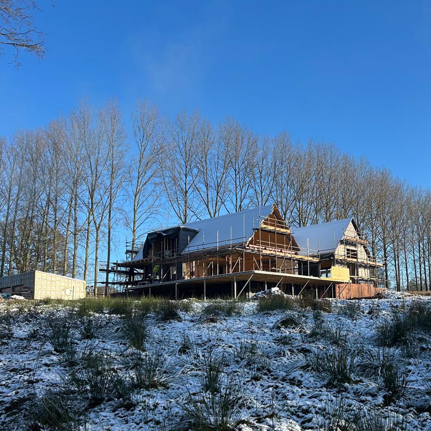 Wadhurst / Work in Progress - Luxury Countryside House
A cold start to the New Year ββ
#construction #architecture #architect #newbuild #luxury #house #granddesigns #newbuildhouse #modernhouse #onsite #progress #contractor #contemporaryarchitecture #residentialarchitecture #eastsussex #winter #snow #countryside #nature
