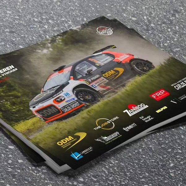 Vandaag start de de @ypresrally! Wij mochten heel wat promotiemateriaal ontwerpen en produceren waaronder deze affiches voor @vincent_verschueren / Rally Driver.
Wie een affiche wil bemachtigen kan straks terecht op de service stand van Team Godrive Racing, op de grote markt in Ieper.
#ypresrally #affiches #drukwerk #promotion #vincentverschueren #rally
