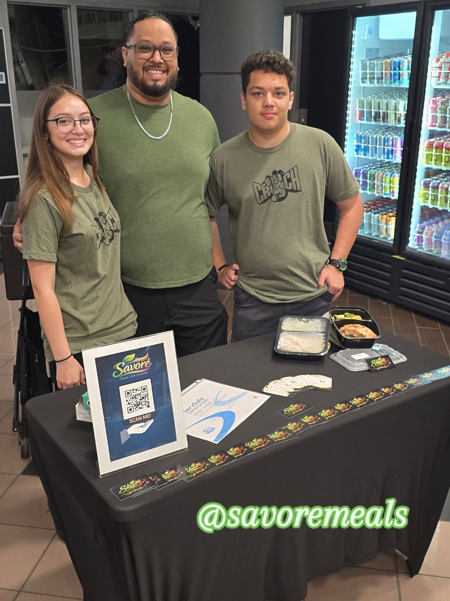 Huge thank you to @crunch.plantation for having us out this week! 💪🔥
We had an amazing time meeting everyone, sharing samples, and connecting with people who are serious about their health and fitness.
At Savorè Meals, our goal is simple — provide chef-crafted, high-protein meals designed to fuel your life and support your goals.
If you stopped by and tried a sample, we appreciate you! 🙌
We’re now taking orders for this week’s delivery.
📲 Scan the QR code or visit savoremeals.com to check out the menu.
Let’s keep fueling greatness together 💯
#savoremeals fuelyourlife #mealprep fitnessmeals #southflorida #crunch.plantation #eatclean highprotein