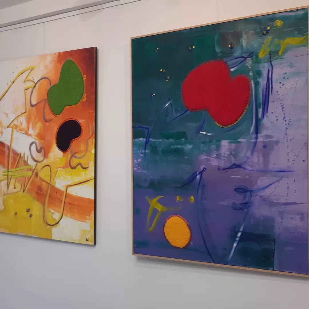 Et voila!! Apres une longue journée dans les ralentissements,ils sont accrochés! Merci à Marie France et Vincent pour leur aide precieuse.
#marseille #marseillecity #laprovence #bouchesdurhône #vieuxportmarseille #lepaniermarseille #artcontemporain #abstractart #abstractpainting #mucemmarseille