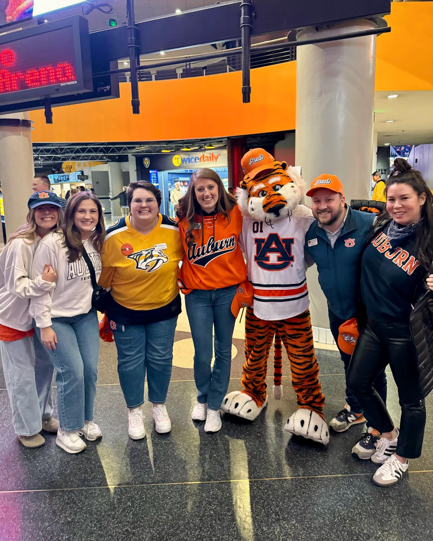 🏒Auburn Night with the Nashville Predators is ONE WEEK AWAY! 🏒
Join the us for a fun evening in Smashville. Bring the whole crew and cheer on the Preds in your orange and blue. Stay tuned for more information regarding a pre-game meet up! Tickets are available at the link in our bio.
A portion of all proceeds will support @auburnicehockey and our endowed scholarship.