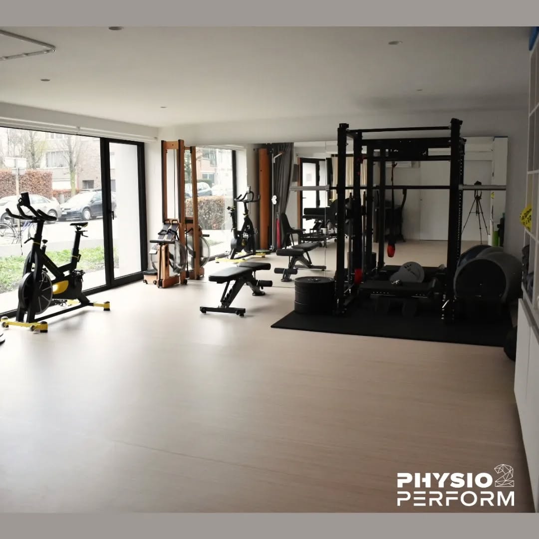 The start of Physio 2 Perform: een jaar geleden hebben we onze eerste stappen gezet op deze locatie, die precies was wat we nodig hadden om te beginnen. Nu is het tijd voor de volgende stap. We verhuizen binnenkort naar een grotere locatie. Meer ruimte, meer mogelijkheden en betere faciliteiten om de best mogelijke zorg te bieden. Snel meer nieuws over onze nieuwe locatie!
#physio2perform #fromrehabtoperformance #revalidatie #verhuizen