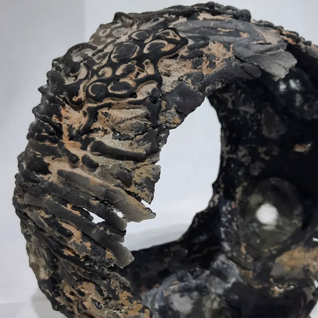 More experimenting......
#kilnformedglass #kilnforming #bullseyeglass #artglass #glassart #archaeology #object #sculpture #Caithness #organicform