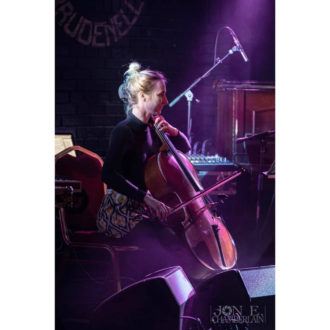 Throwback to playing @kariskyearyeh's beautiful music ๐
~
๐ธ @jonch.musicpics
๐น @brudenellpianosessions