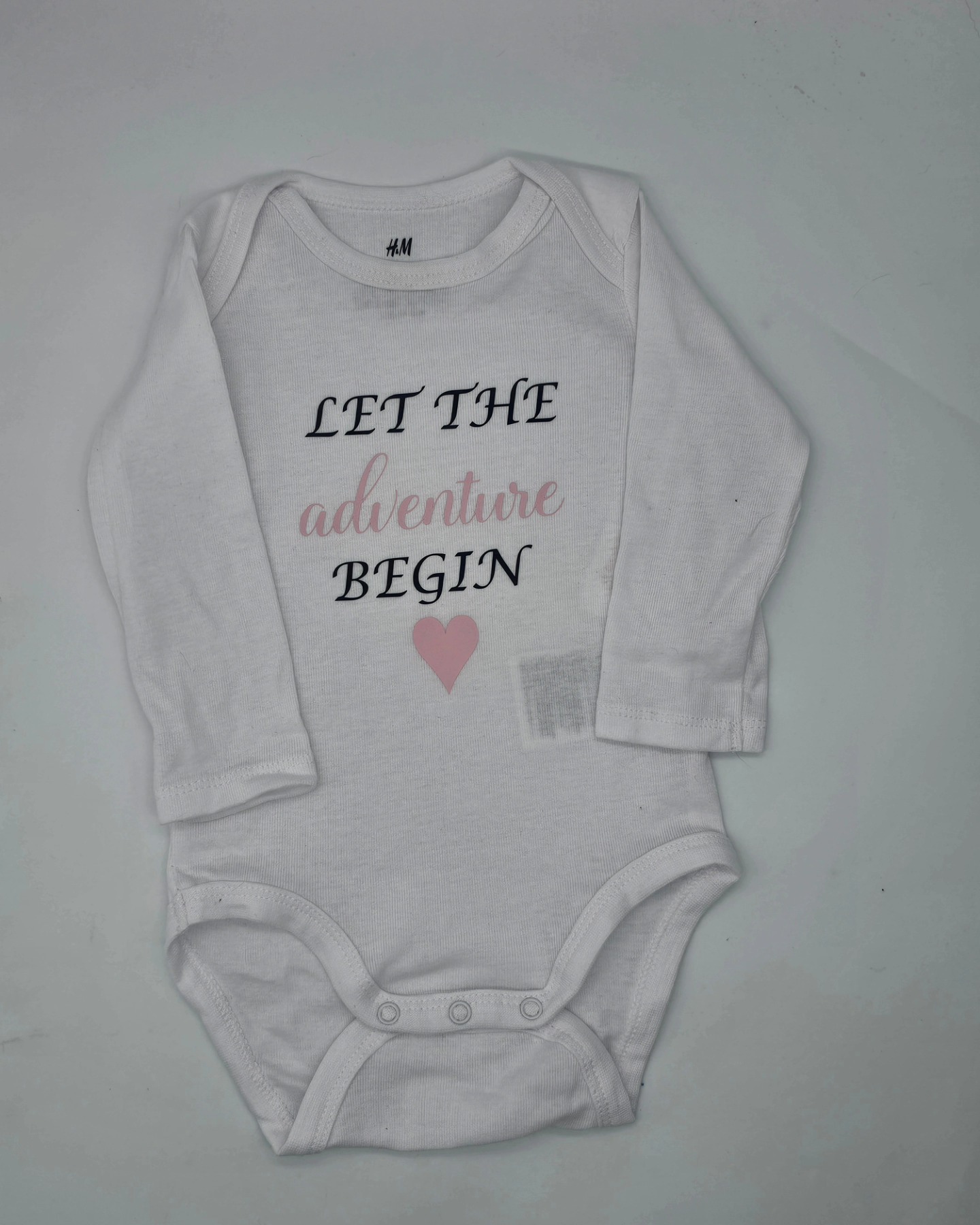 Neue Body's sind entstanden 😍
In diversen Grössen in Lang- und Kurzarm erhältlich 🎁
#selinasbabygeschenke #mettendorf #thurgau #frauenfeld #babybody #aufdruck #farbig #spruch #motiv #langarm #kurzarm #geschenk #zur #geburt