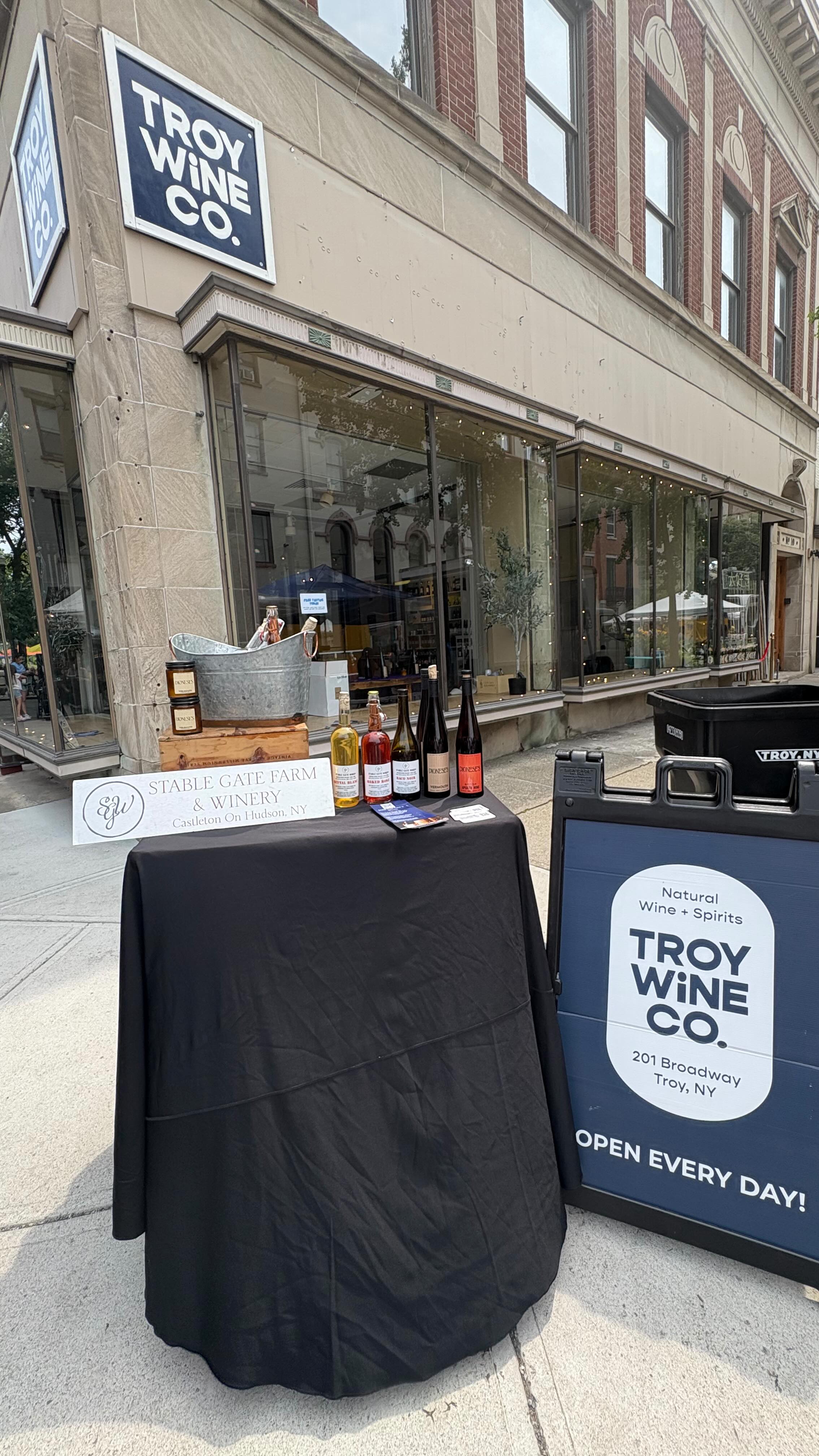 @dioneses.vermouth is now available at @troywineco !
Not only can they make one of our cocktails for you at @lucasconfectionery and @tavernbar but now you can take a bottle home with you too
We LOVE our local partners who offer our wine and spirits in there shops and restaurants 🌞 It means the world to us!
To the local companies like @troywineco who give us the chance, try our products, and offer it to the community, we thank you !
For those of whom appreciate quality and want to shop in a store that is carefully curated by people who love and own their craft, this is it 💯