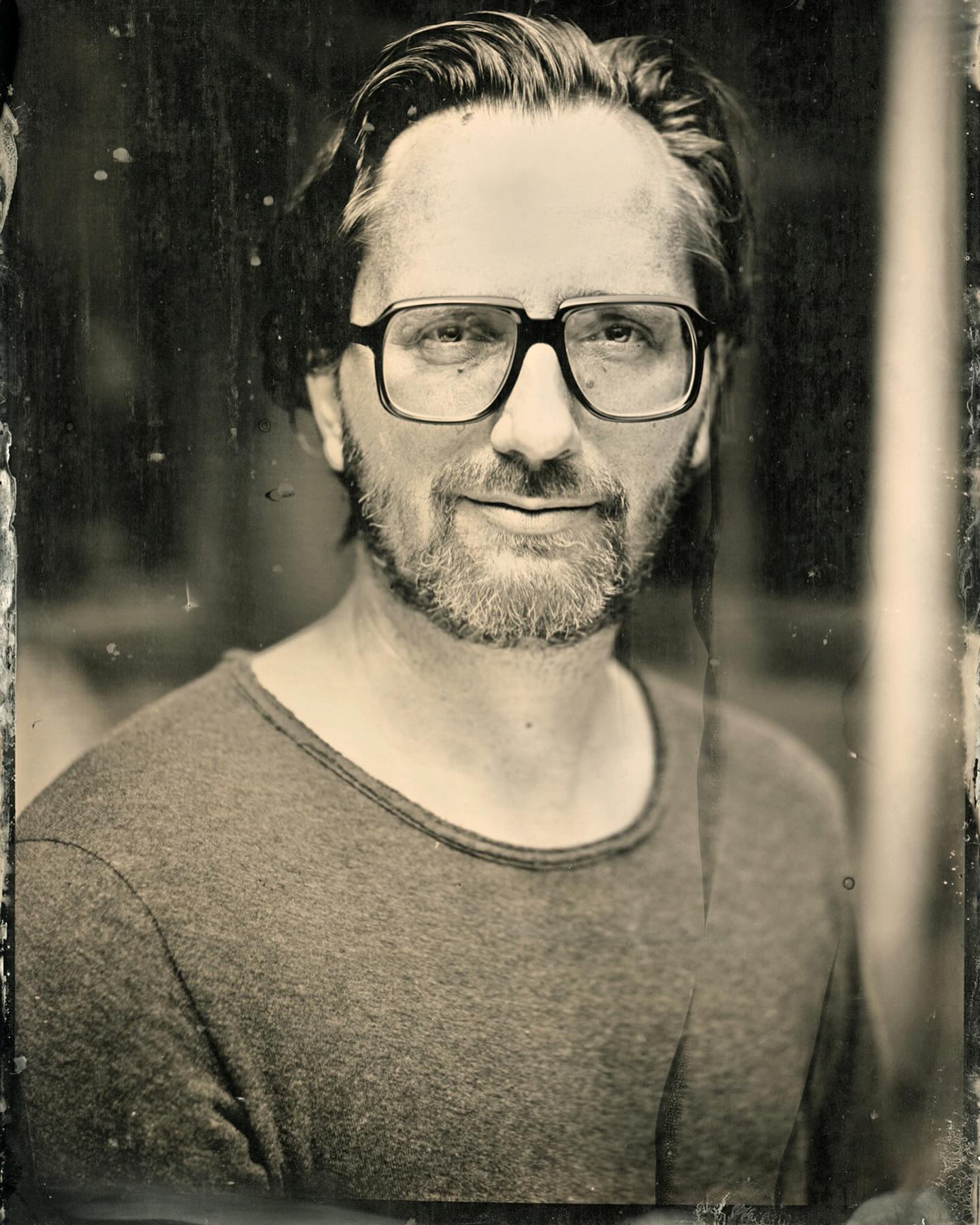Prof.Dr. Stefan Verlohren. Collodion Wetplate Portraits on Aluminium and Glass.#ambrotype #tintype #collodion #4x5 #glass #1851 #blackandwhite #blackandwhitephotography #bw #largeformat #artist #makeportraits #pursuitofportraits #postthepeople #ofpeople #portrait_shots #portrait_perfection #swissphotographer #alternativephotography #altphoto #swiss #popupstudio #switzerland #darkroom #photolab #schweiz #zürich