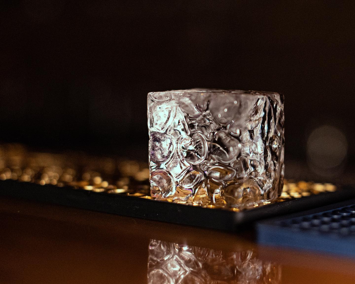 ✨✨New Ice Stamps✨✨
We got some fun ice stamps to make our drinks extra special! Come pick your favourite!
Should we get a custom-made Opium Bar ice stamp? 🤔🤔
.
#opiumbartoronto #icestamps #funcocktails #torontobar #多伦多酒吧 #多伦多吃喝玩乐 #torontobars #torontonightlife #drinklocal #nightouttonight #torontodrinks #momococktail #cocktailcreations #cocktailculture #orientalmixology #asianinspireddrinks #asianfusion #theopiumbar