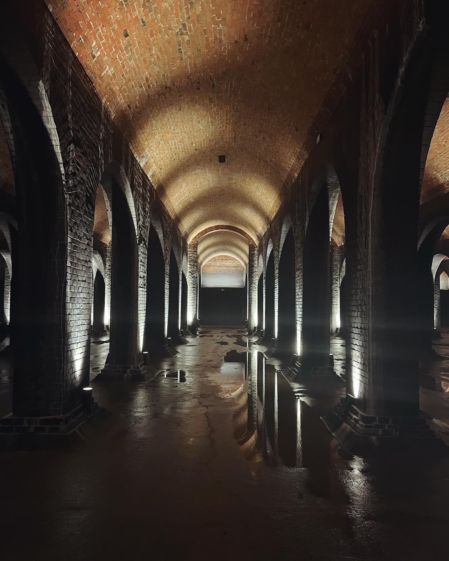 Alte Wasserspeicher unter dem Gelben Berg in Brno
#brno #brünn #czechia #reisen #travel #wochenendtrip #wasserspeicher #wasser #underground #underground