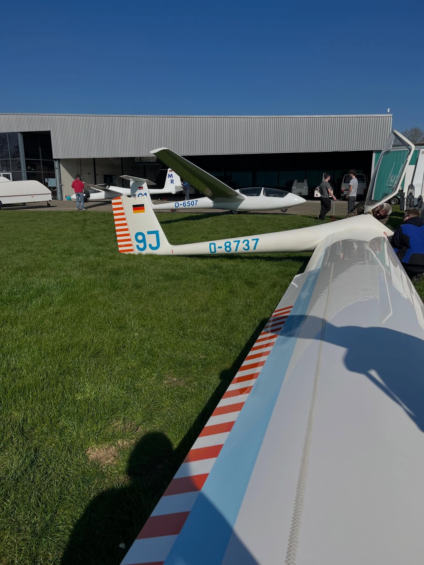 Startklar für den Saisonstart! ☀️✈️🍦
#segelfugsaison2026 #startklar #frühlingserwachen #segelfliegen #endlichwieder