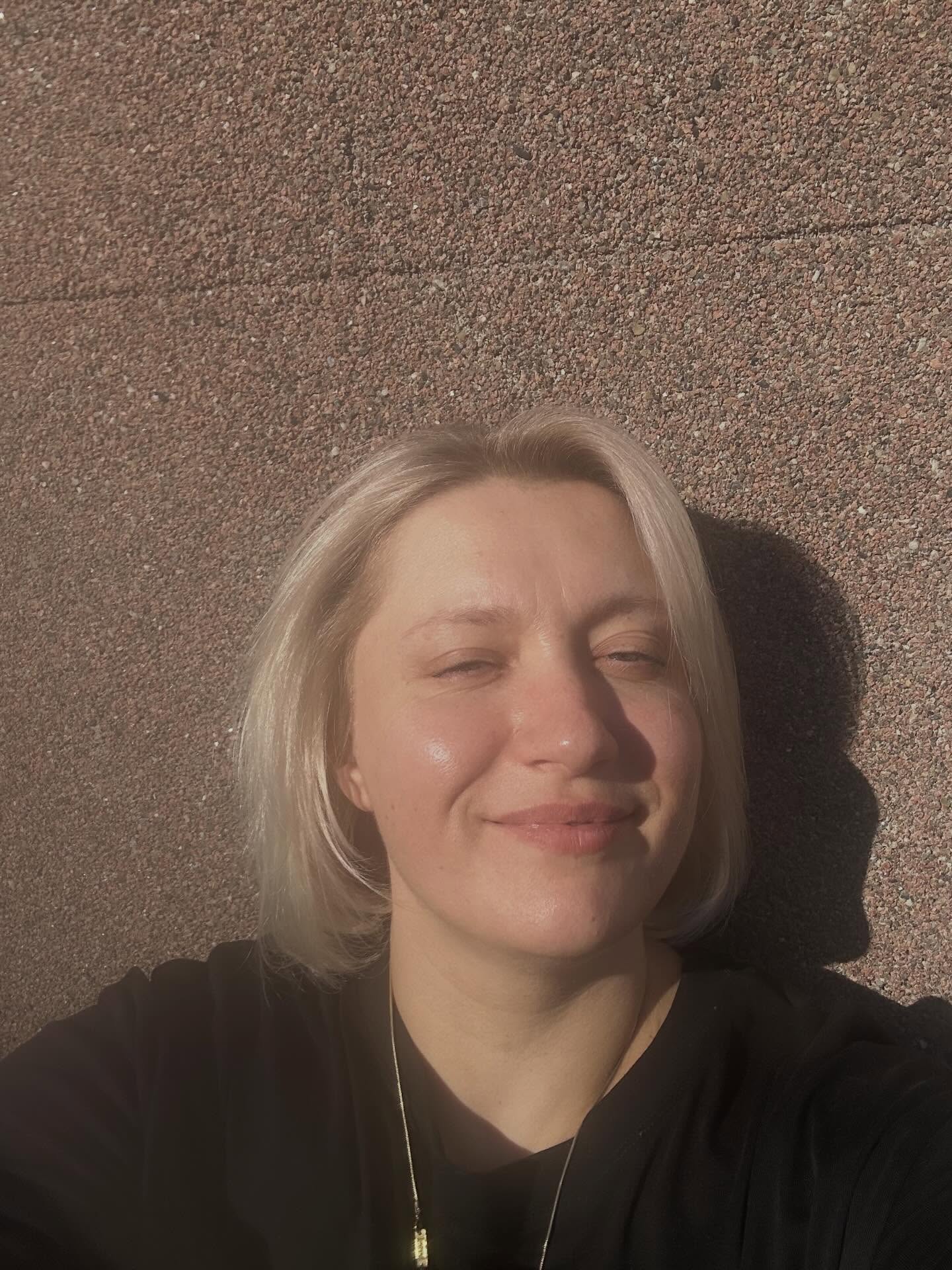 Everybody loves the sunshine ☀️
Stepped out for a minute and wow — instant spring vibes! 🌸
First day back in the studio at Eesti Raadio with my amazing live band 🎶 Big thanks to this crew — you’re magic! ✨
No idea where this road leads, but doors keep opening and the puzzle 🧩 is starting to make sense. Let’s go!