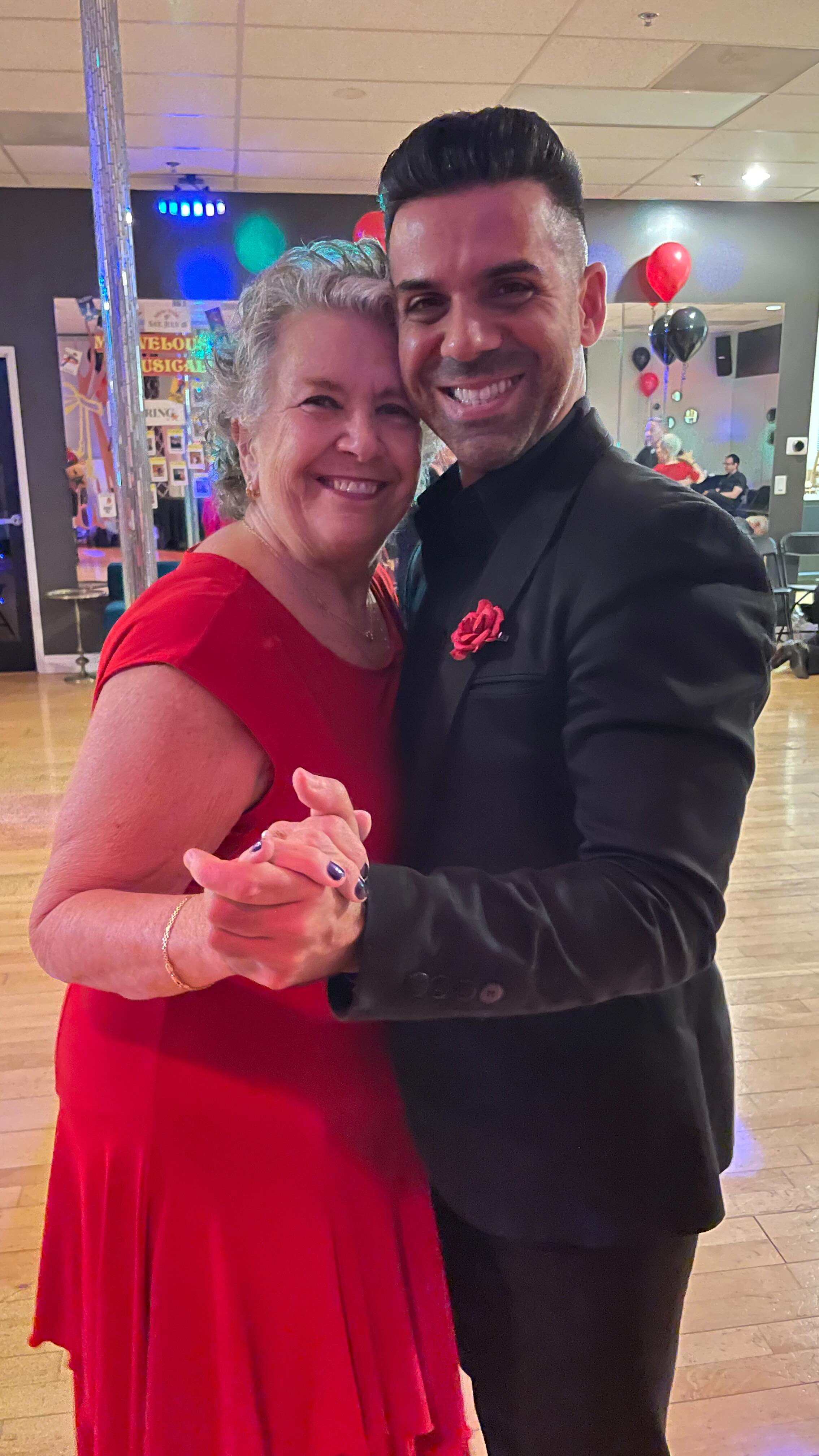 Thank you to all our wonderful dance family for celebrating with us at our 17th Anniversary Ball! What a wonderful night of dancing, performances, great food & fun!! Cheers to many more years!!āļø