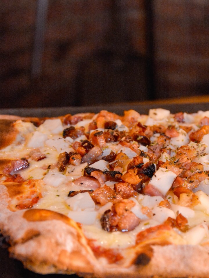 Domingo de Páscoa pede piano ao vivo e uma pizza deliciosa para fechar o fim de semana!