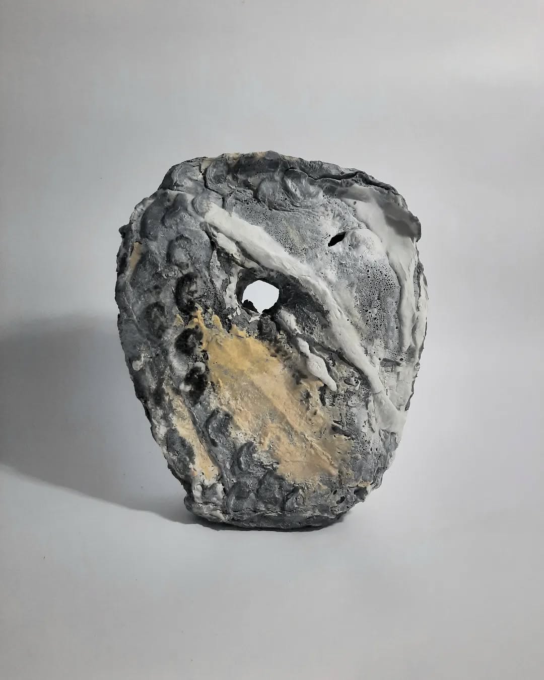 The next work in my new series - again inspired by archaeology in Caithness, but this time also informed by the magical geology and fossils found on our shoreline.
During my visit to the Swartigill dig I learned that ancient settlements were sometimes decorated using textured stones from the coast, sometimes transported miles inland.....
#archaeology #paleontology #fossils #Caithness #Broch #Caithnessarchaeology #geology #glass #bullseyeglass #glassvessel #craft #kilnformedglass #artobject