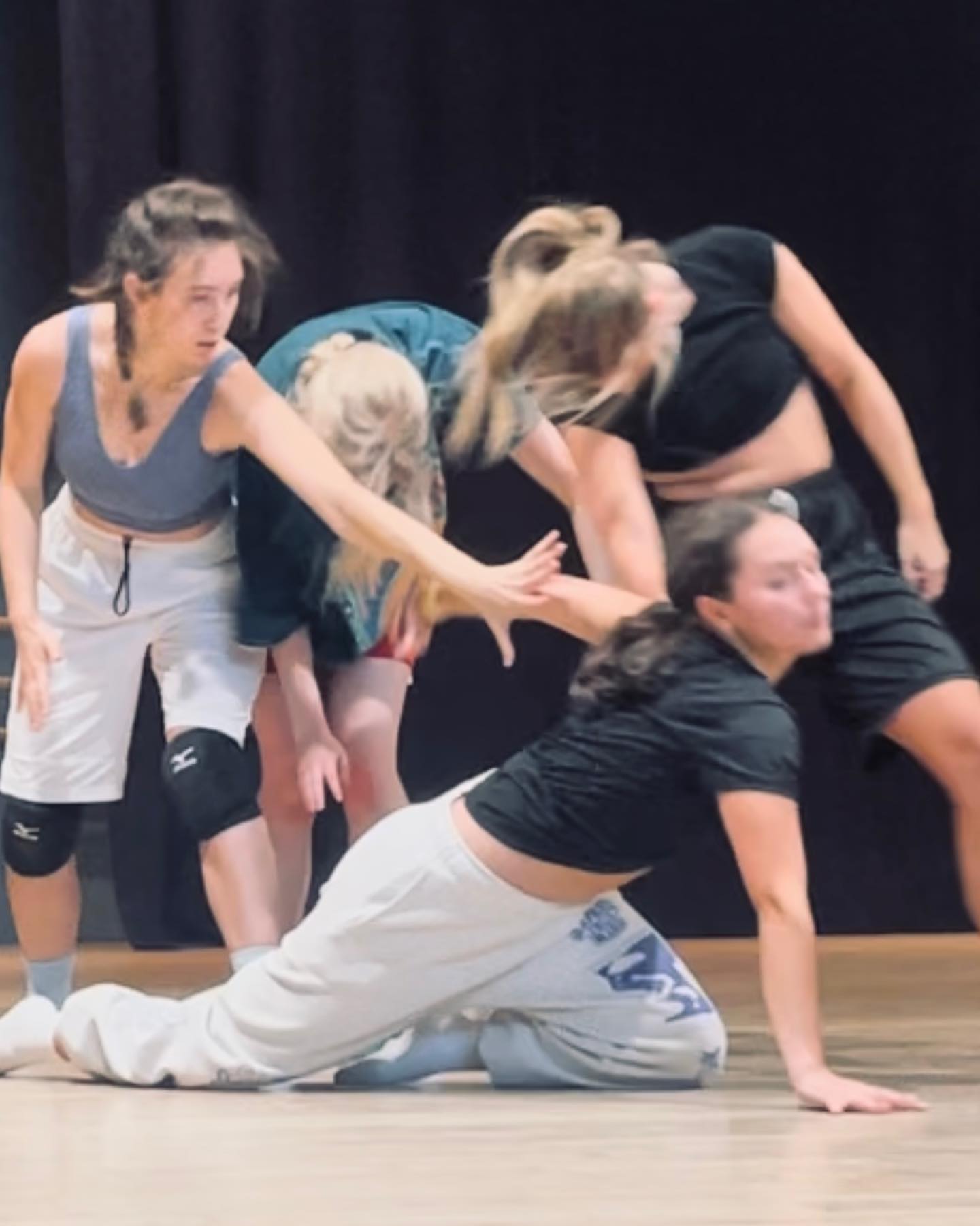 A wonderful week creating a new work for @methoddancesociety in Prince George. Thank you @samssmallmoves @sara._.mcg @caaitlinmccormick @lauraabuchanan for diving in