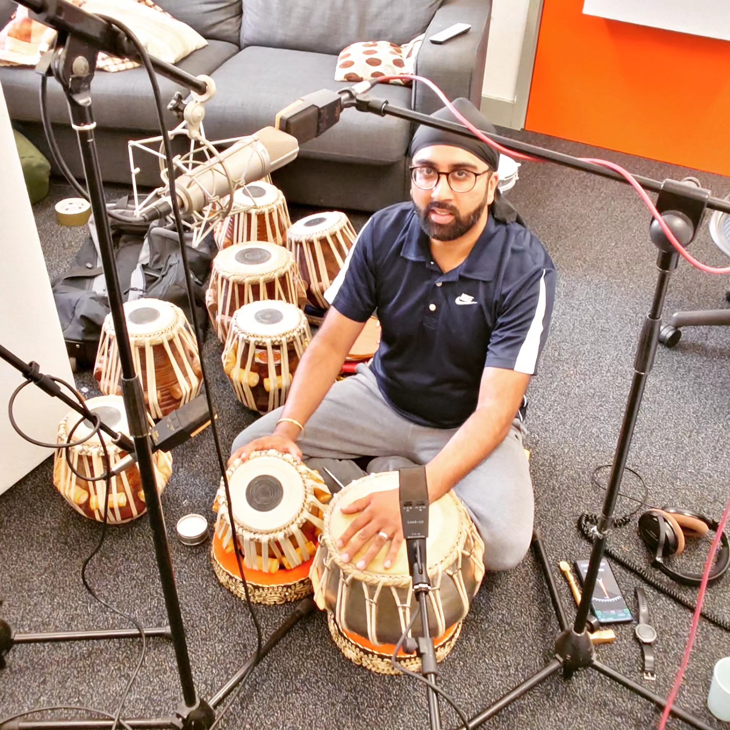 The brilliant @upneetsinghtabla was in today with an impressive collection of tablas! Couldn't be happier with what we got recorded!
New Indian fusion @audionetwork album upcoming!
#musicforfilm #musicformedia #musicforsync #musicproduction #syncmusic #musiccomposer #soundtrack