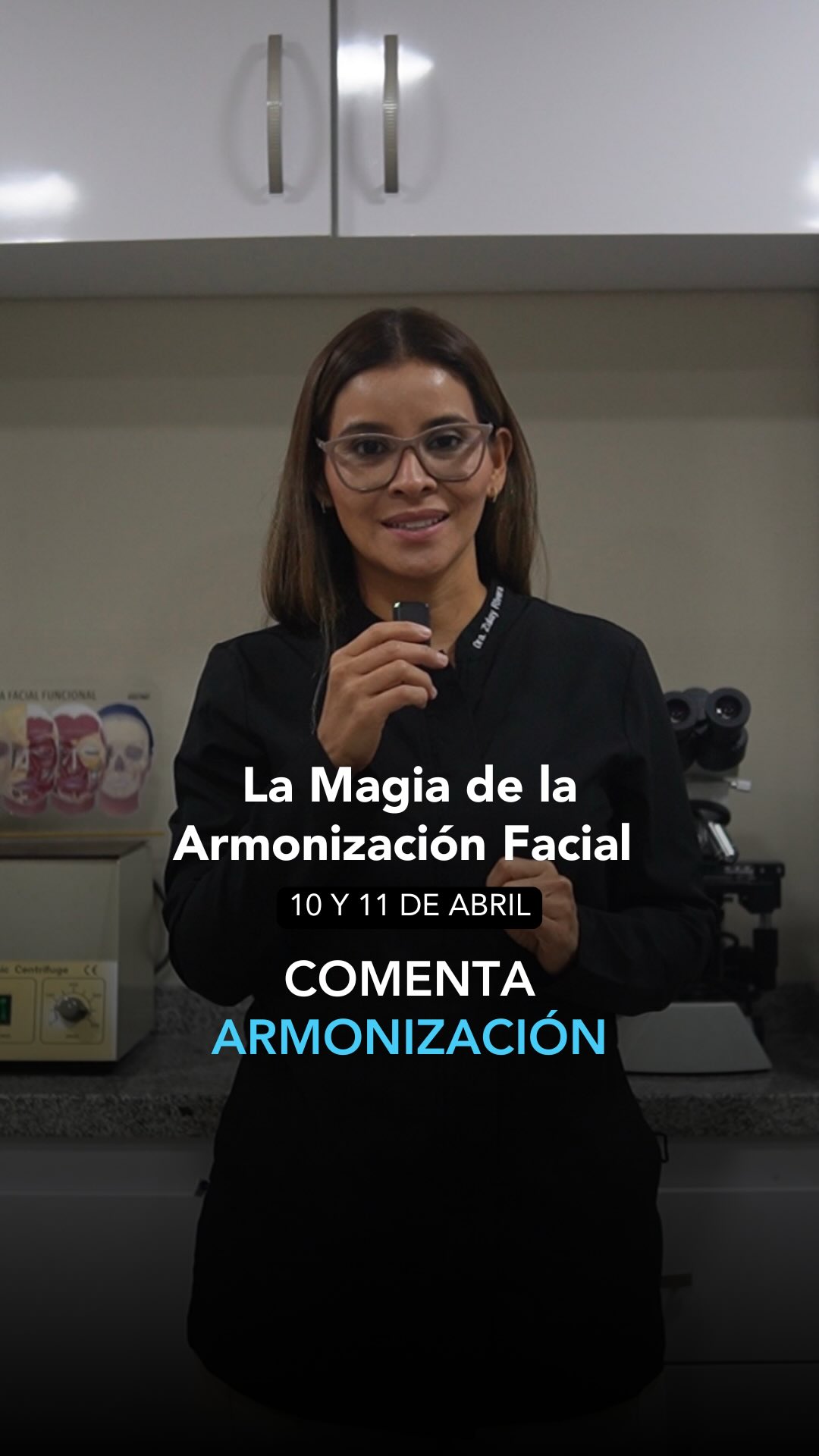 La mayoría de los médicos estéticos se enfocan en la técnica de inyección.
Y sí, la técnica importa.
Pero lo que realmente separa un resultado “bonito” de uno que el paciente no puede dejar de mirar en el espejo, es el análisis.
Es haber leído ese rostro completo antes de tocar una sola zona.
Es haber entendido qué estructura perdió soporte, qué vector necesita corrección, qué proporción está rota.
Porque cuando tú intervienes desde esa lectura integral, no estás “rellenando”.
Estás devolviendo la arquitectura que el tiempo se llevó. Y el paciente lo nota.
No sabe explicar qué cambió. Solo sabe que se ve como él, pero mejor.
Más descansado. Más armónico. Más él.
Ese es el nivel de resultado que construimos en La Magia de la Armonización Facial, un curso intensivo a cargo del Dr. Víctor Ollarves Ruiz. @dr.victorollarvesruiz
Dos días de inmersión profunda en los que vas a entrenar un método de análisis facial completo, vas a integrar criterio clínico con precisión técnica, y vas a salir con herramientas reales para elevar cada procedimiento que hagas en consulta.
📅 10 y 11 de abril
📍 Caracas, en Unimel
🕗 De 8:00 AM a 7:00 PM
Cupos limitados.
Comenta ARMONIZACIÓN para recibir toda la información por DM.
