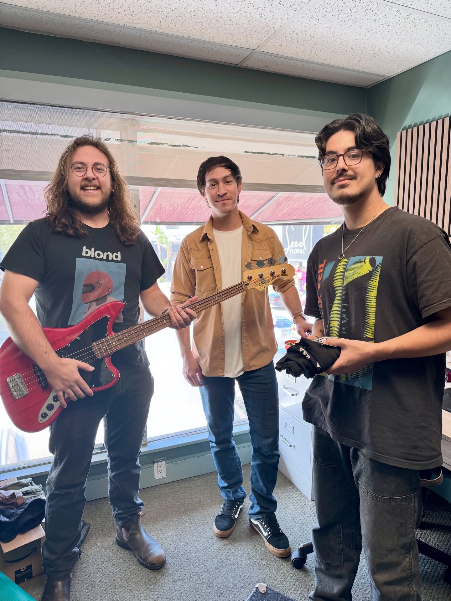 A couple folks from USCâs Post Conviction Justice Project (@uscpcjp) reached out to us after joining a jam session with JGD teaching artists at Richard J. Donovan Correctional Facility while running their own programs.
They came to JGD HQâs and picked up a recently donated bass and amp and brought it down to the facility for us.
We love seeing social justice organizations team up to keep rehabilitation and reform moving. Thanks for making this happen! đ€đ»
.
.
#artsinprison #incarceratedartists #prisonreform #rehabilitation