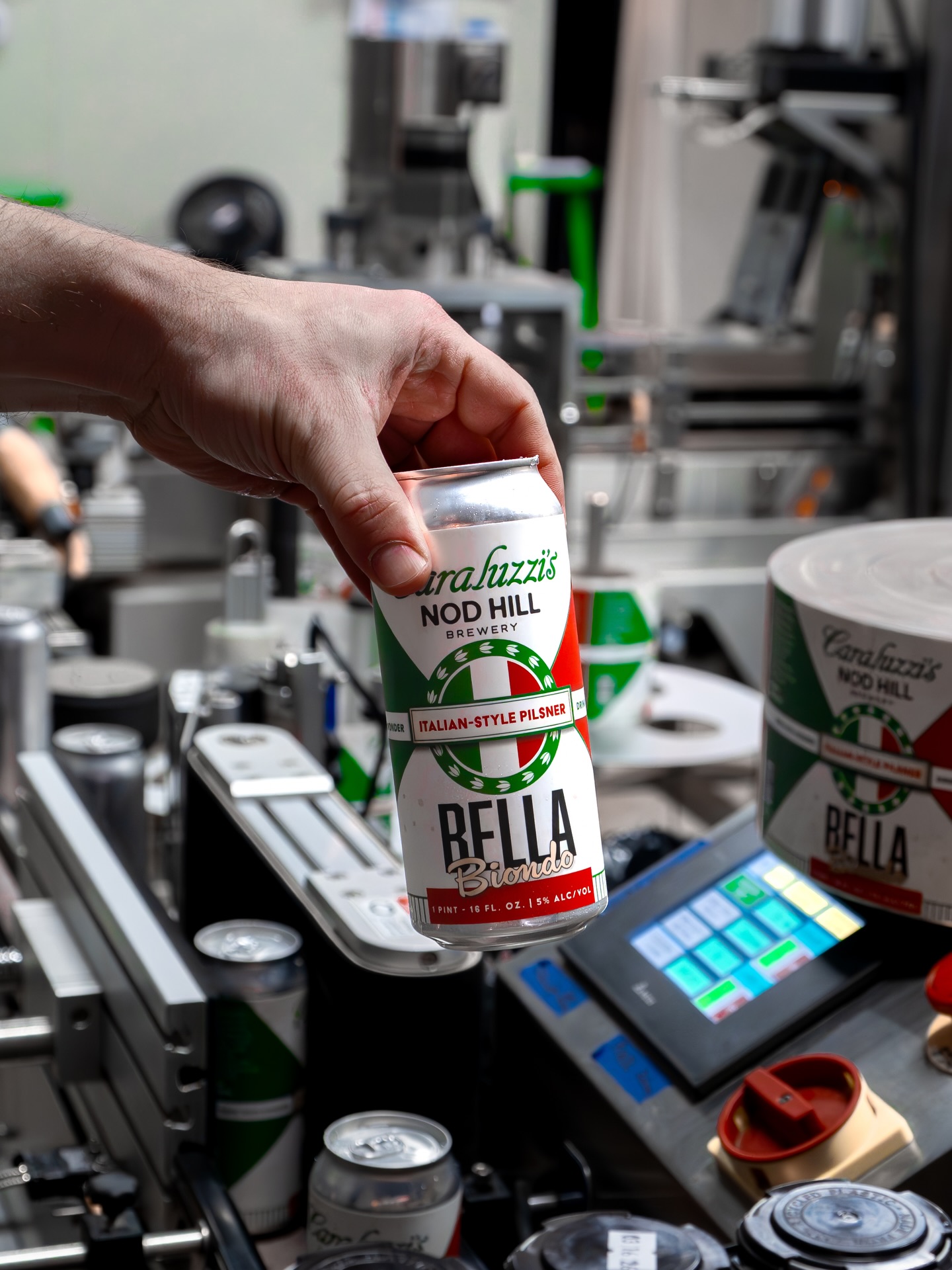 This week we canned a new batch of 𝔹𝕖𝕝𝕝𝕒 𝔹𝕚𝕠𝕟𝕕𝕠 , an Italian-Style Pilsner that we sell exclusively with our partners at Caraluzzis. Pick up a 4-pack at any of their locations in Bethel, Danbury, Wilton, and Ridgefield!