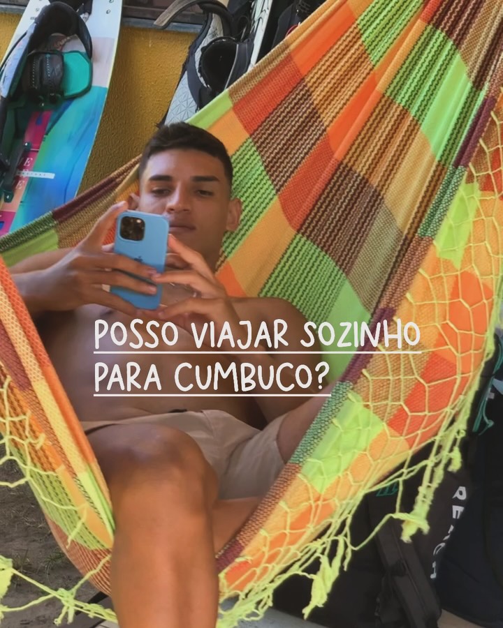 Pensando em viajar sozinho para Cumbuco, Brasil? 🇧🇷
Essa é uma das dúvidas mais comuns de quem quer aprender kitesurf ou wing foil…
e a resposta é simples: sim, e você não vai estar sozinho.
Aqui no Cumbuco Meeting Point, muita gente chega sem conhecer ninguém…
e em poucos dias já está dividindo:
-café da manhã
-sessões de kite e wing
-momentos com pessoas do mundo todo
Porque não é só uma pousada em Cumbuco ou uma escola de kitesurf.
É um lugar onde você se conecta, aprende e vive uma experiência completa.
💨 Com vento constante, condições perfeitas e instrutores certificados,
Cumbuco é um dos melhores lugares do mundo para começar no kite ou wing.
E o melhor:
você pode vir sozinho…
mas nunca vai se sentir sozinho.
📌 Salva esse post para planejar sua viagem para Cumbuco
Quer saber valores, aulas ou hospedagem? Manda DM 📩