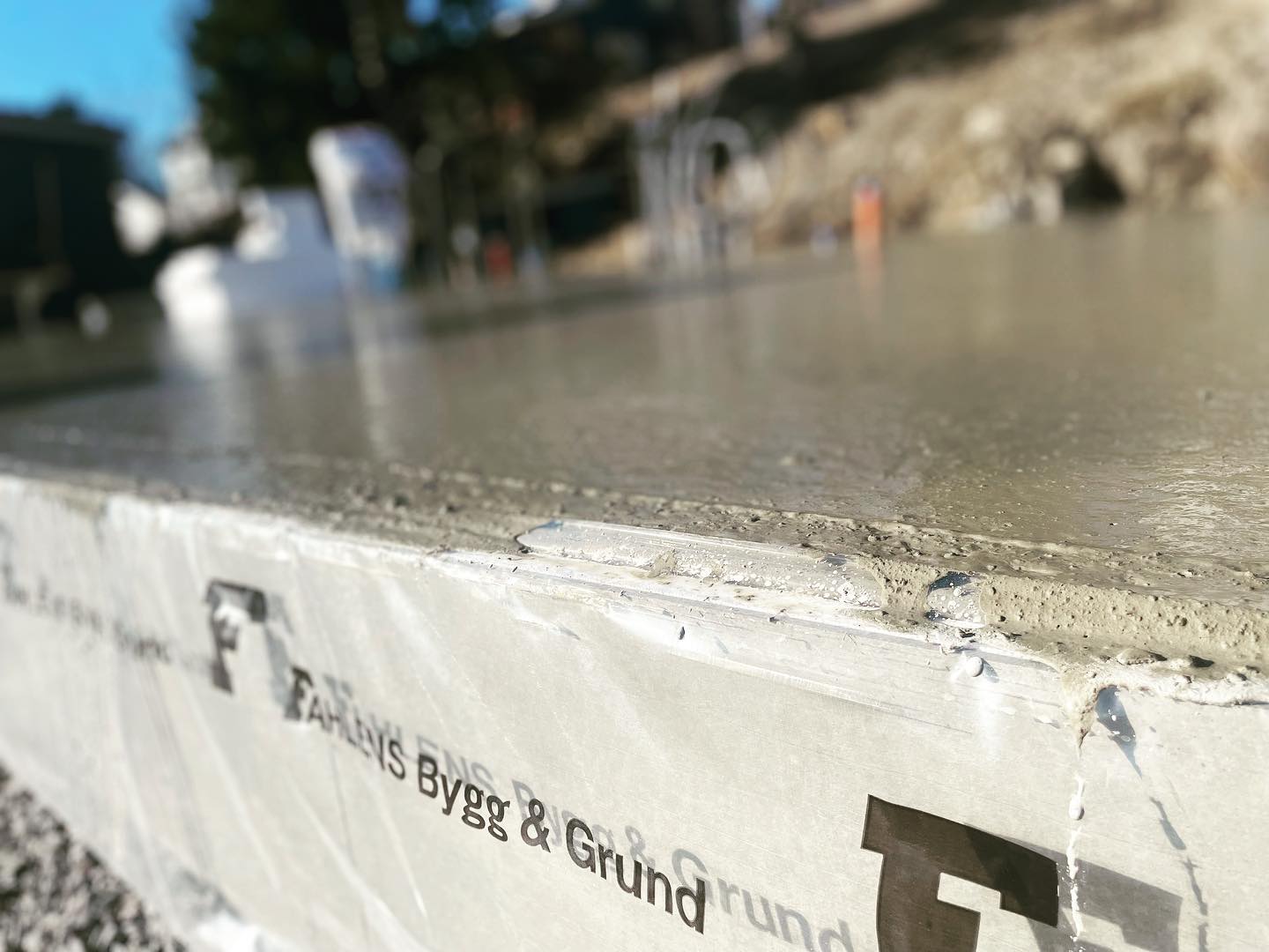 Idag gjuter vi parhus åt #vårgårdahus
#svensk_betongdesign
#plattapåmark
#markvaruhuset