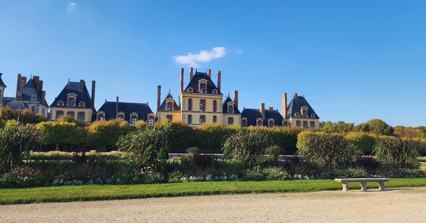 Day 19, Took a few trains and made it to Fountainblue, checked out the Chateau gardens before they shut.