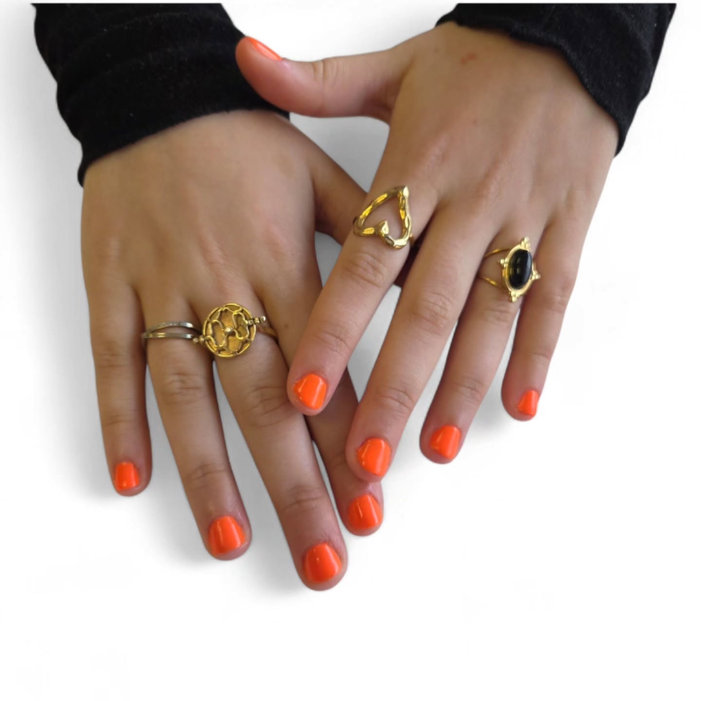 🧡 Orange vibes 🧡
Craquez pour un vernis semi-permanent couleur orange, la teinte parfaite pour illuminer vos mains et apporter une touche de peps à votre style ✨
À la fois lumineux, tendance et plein de caractère, l’orange s’adapte à toutes les saisons et sublime toutes les carnations ☀️🍊
Résultat : une tenue impeccable pendant plusieurs semaines, sans compromis sur la brillance 💅
Envie d’oser la couleur ? Prenez rendez-vous et laissez-vous tenter 🧡
#VernisSemiPermanent #OnglesParfaits #NailArt #CouleurOrange #BeautéDesMains