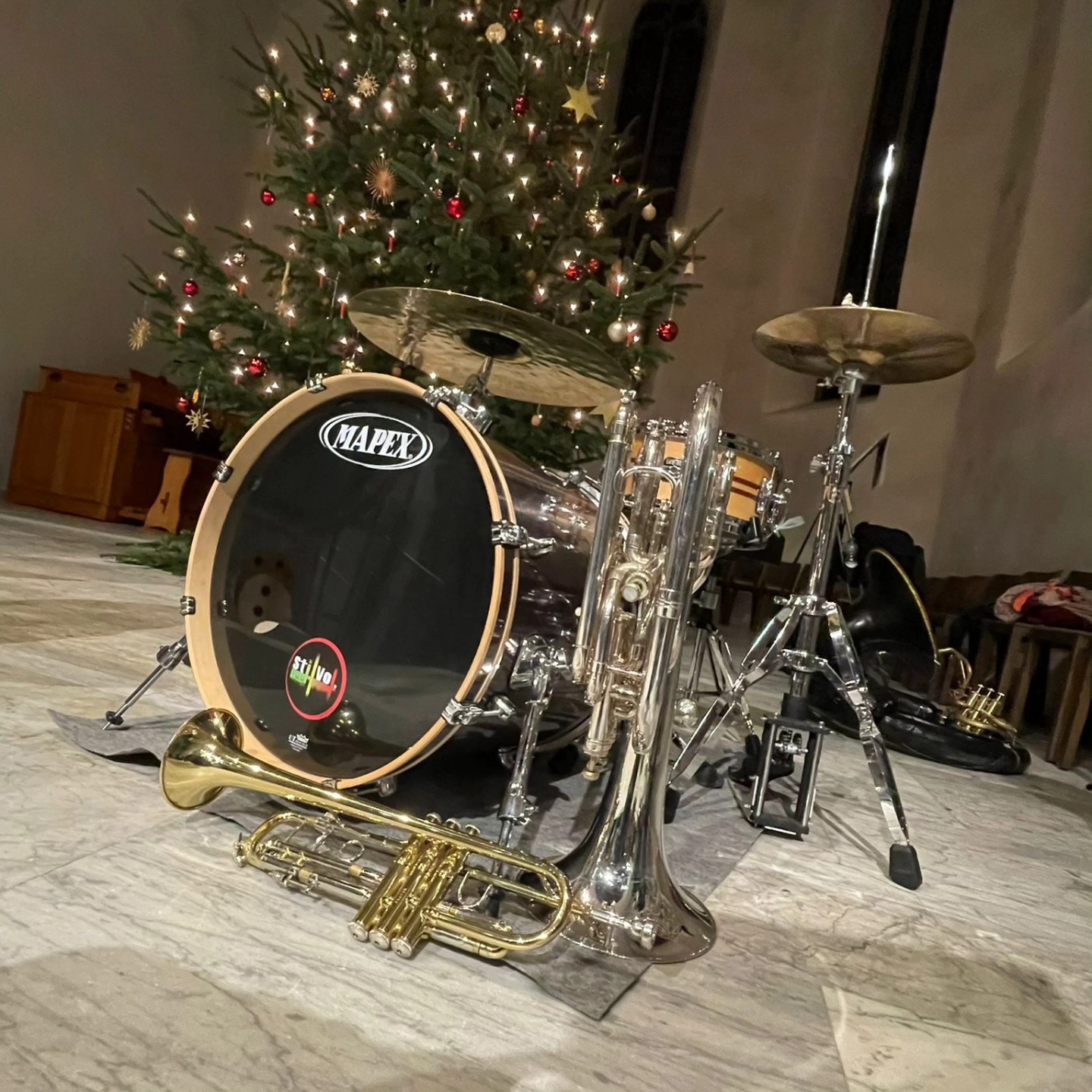 Vielen Dank für diesen schönen Auftritt vor der Neujahrsrede und der Eröffnung der Bächtelete in Bülach.
@stadtbuelach
#live #livemusic #stilvol