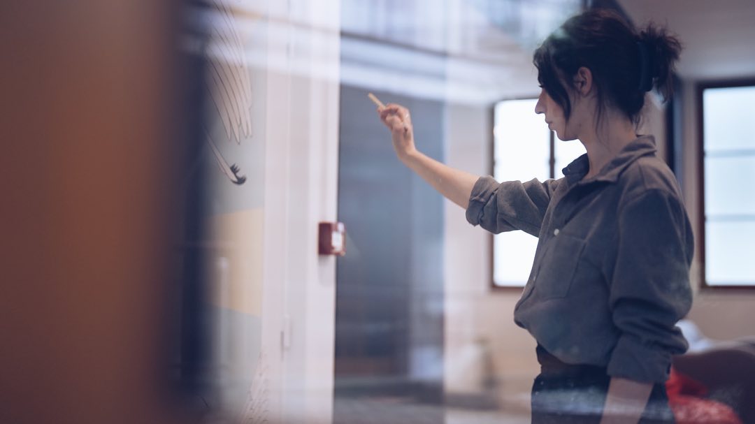 Pendant plusieurs mois, @les_compagnons nous ont accordé leur confiance ! Merci à Floriane, Camille, Juliette et Magali de nous avoir partagé leurs histoires !
Réalisatrice : @iamsophierabiller
Montage : @viiirgiiin
Assistant monteur : @sacha.paol
Chef op : @petitpullmarine , François Chambe, Grégory Scié et @lucachupacabra
Production : @mts_emilie
Producteurs : @franckmorlet @nicolasbarsikian
#contenu #production #documentaire