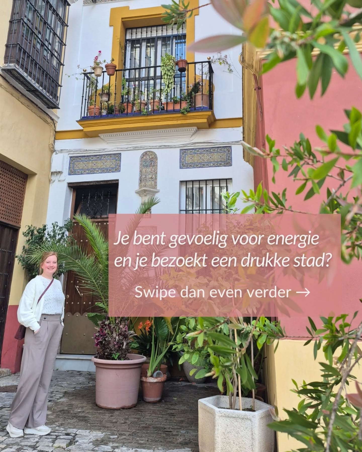 Sevilla, wat een prachtige stad is dat. 🤩
Ik deel dus graag deze foto's met je 😉
En ondertussen geef ik je ook een paar dingen mee die mij helpen om met alle drukte en indrukken om te gaan.
Just in case you need it.
Wat is jouw tip om zo goed mogelijk te genieten van een citytrip?