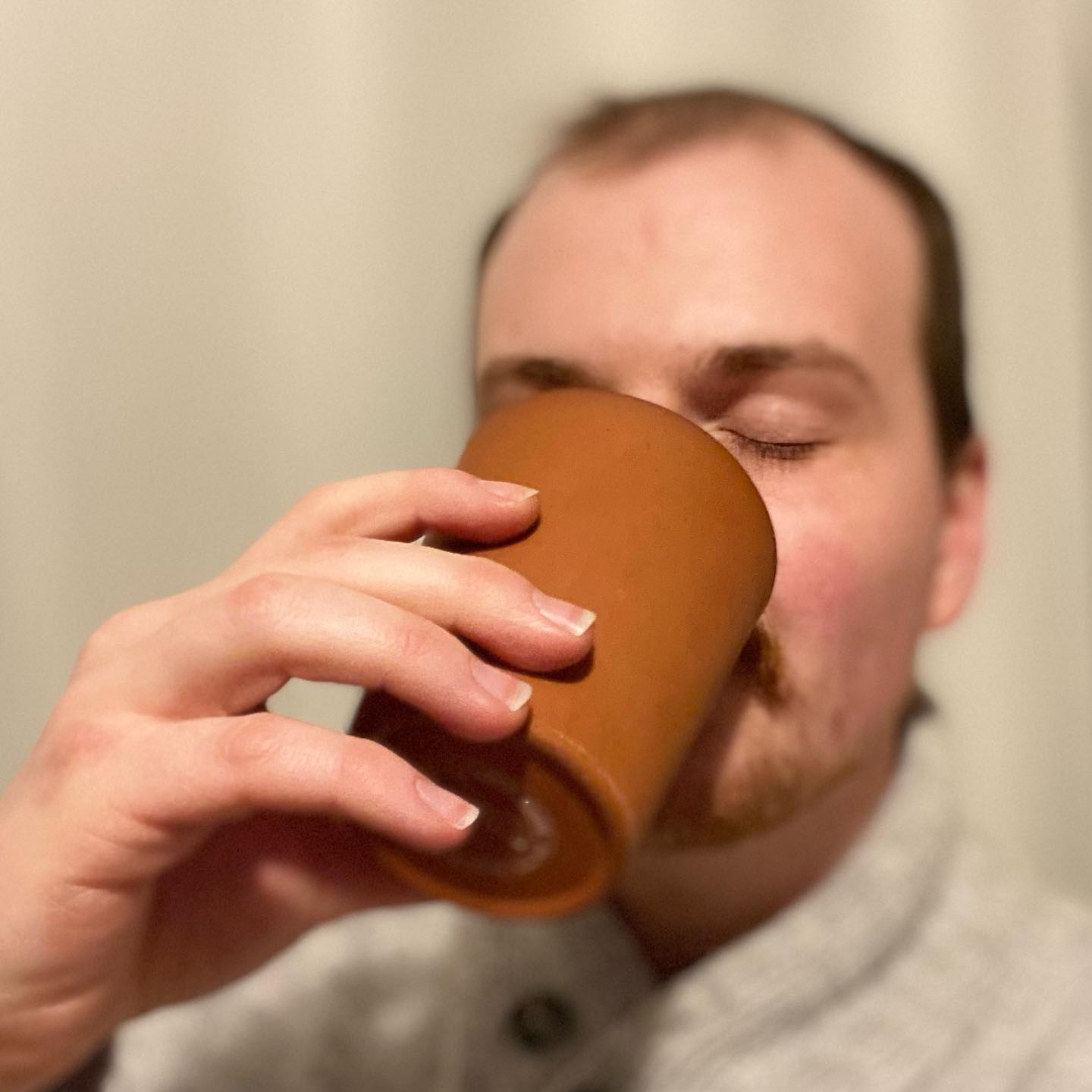 this evening I’m enjoying an absolutely fantastic drink from @olivers_cider . The “Cheddar on my mind” has hints of fresh eating apples, sour tannic notes and just a touch of orange. As is suggested by the name it goes absolutely amazingly when paired with strong crumbly cheddar.
.
.
.
.
.
.
#cheddar #cheese #dinner #cheeseboard #cider #hereford #malvern #malvernhills #malverncellar #drink #delicious #alcohol #shoplocal #threecounties #worcestershire #apple #westcountry #westmidlands