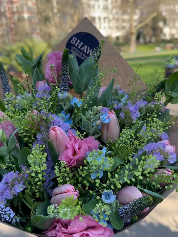 The Bouquet - & The magical formula …. 💜
WILD FLOWERS -
1. Forget me nots
2. Candy tulips
3. Veronica
4. Pretty Lizzy (Lisianthus)
5. Statice
6. Philespy