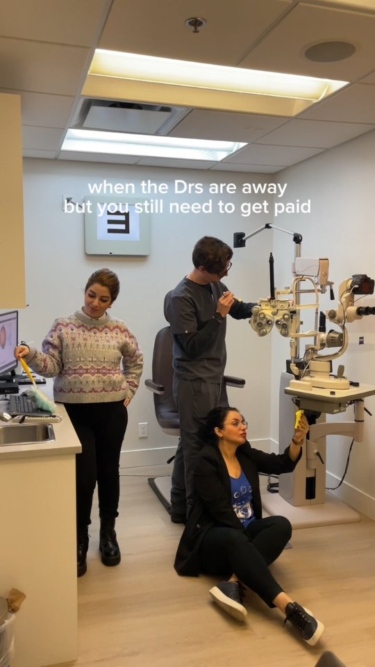When the doctors step out… you’re still in good hands 👋
Care doesn’t pause here — our team keeps everything running smoothly so you’re always supported from start to finish.
Visit our website to learn more about your favourite eye care team!
#optometryhumor #lynnvalleyoptometry #northvancouver