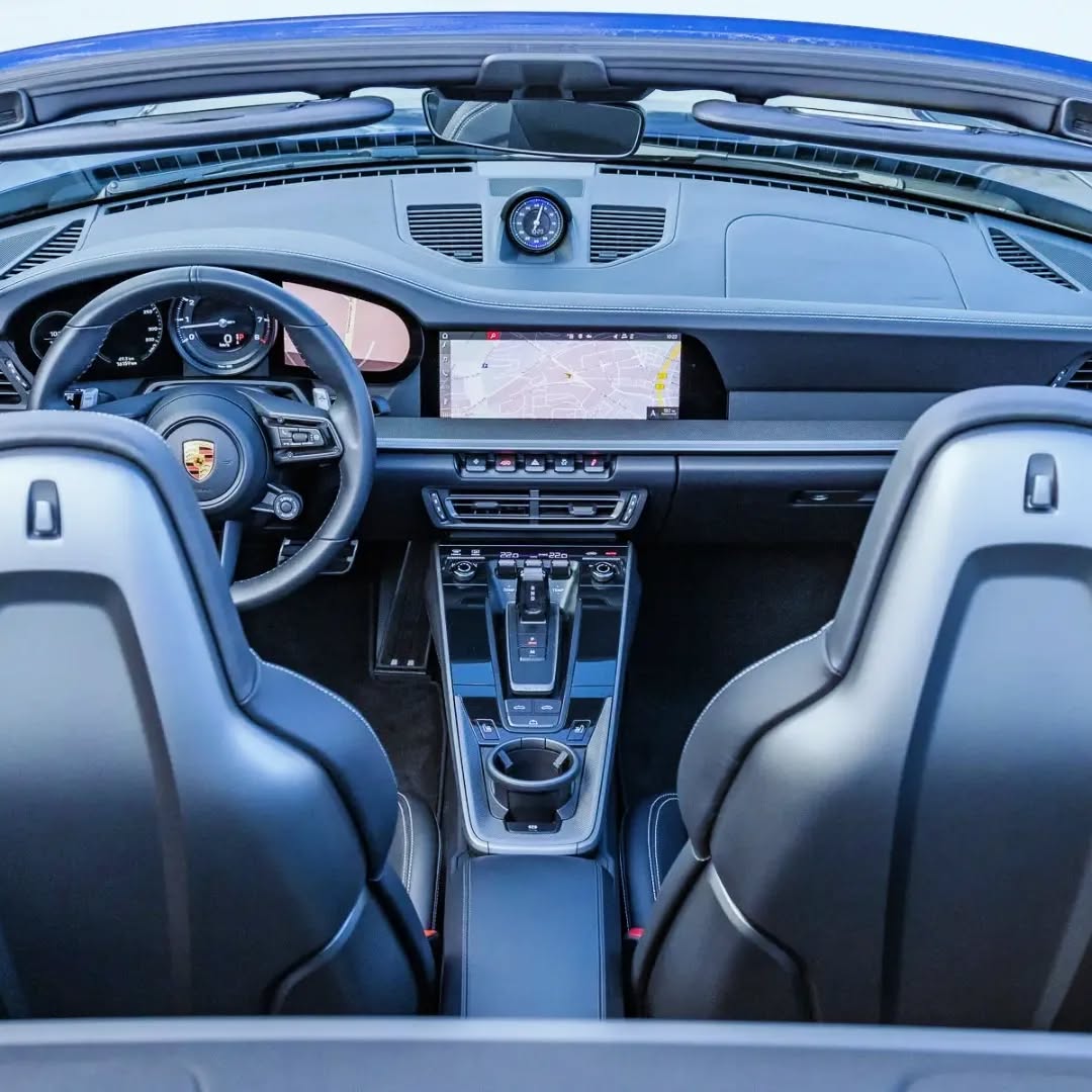 🔜 Porsche 9️⃣1️⃣1️⃣ 992 S Cabriolet 🔵 Bleu Gentiane 🔵 full options !
Disponible à la location (à la journée ou à la semaine) à partir du 1er février 2024
Prix imbattables ! 💸
Restez connectés. 🤳🏻
#porsche911
#rentfastdrivesafe