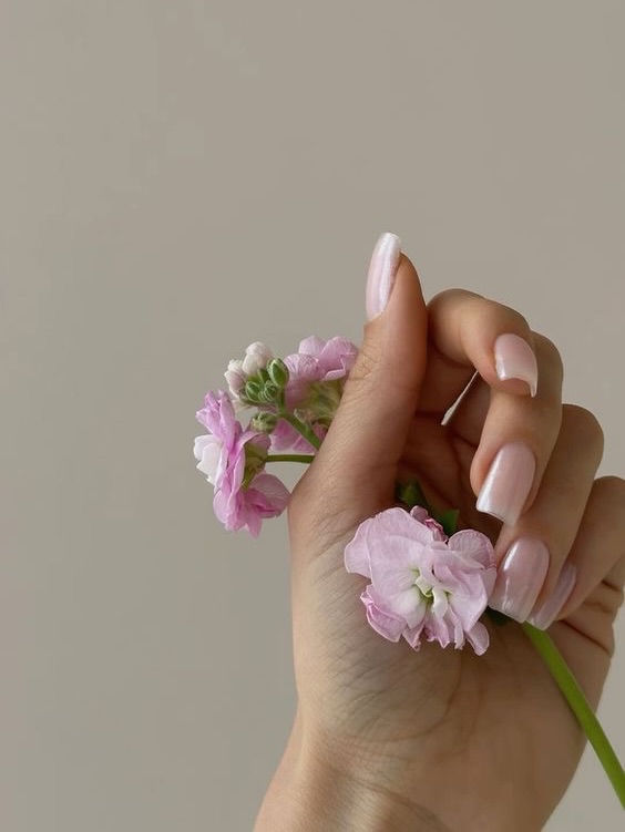 Why do our clients love Russian manicure so much? It's simple! 💅✨
Russian manicure is not just about beautiful design, it is primarily about quality and taking care of your hands. That's why our customers choose him.:
🔹 Perfect finish of the coating: to make the nails look neat and aesthetically pleasing, the master carefully applies the coating, avoiding gaps and irregularities.
Well-groomed cuticles: thanks to the delicate care and careful treatment of the cuticle, the hands look well-groomed and beautiful.
High-quality coating: only proven, long-lasting and safe cosmetics are used, which keep their appearance fresh for a long time.
🔹 Nail health: A professional approach helps strengthen the nail plate and prevents breakage.
Attention to detail: each procedure is carried out with care, which guarantees an impeccable result.
Individual approach: we take into account the peculiarities and wishes of each client, creating a unique image.
Choosing a Russian manicure from us, you choose quality, comfort and impeccable style! 💖
Make an appointment and see for yourself!