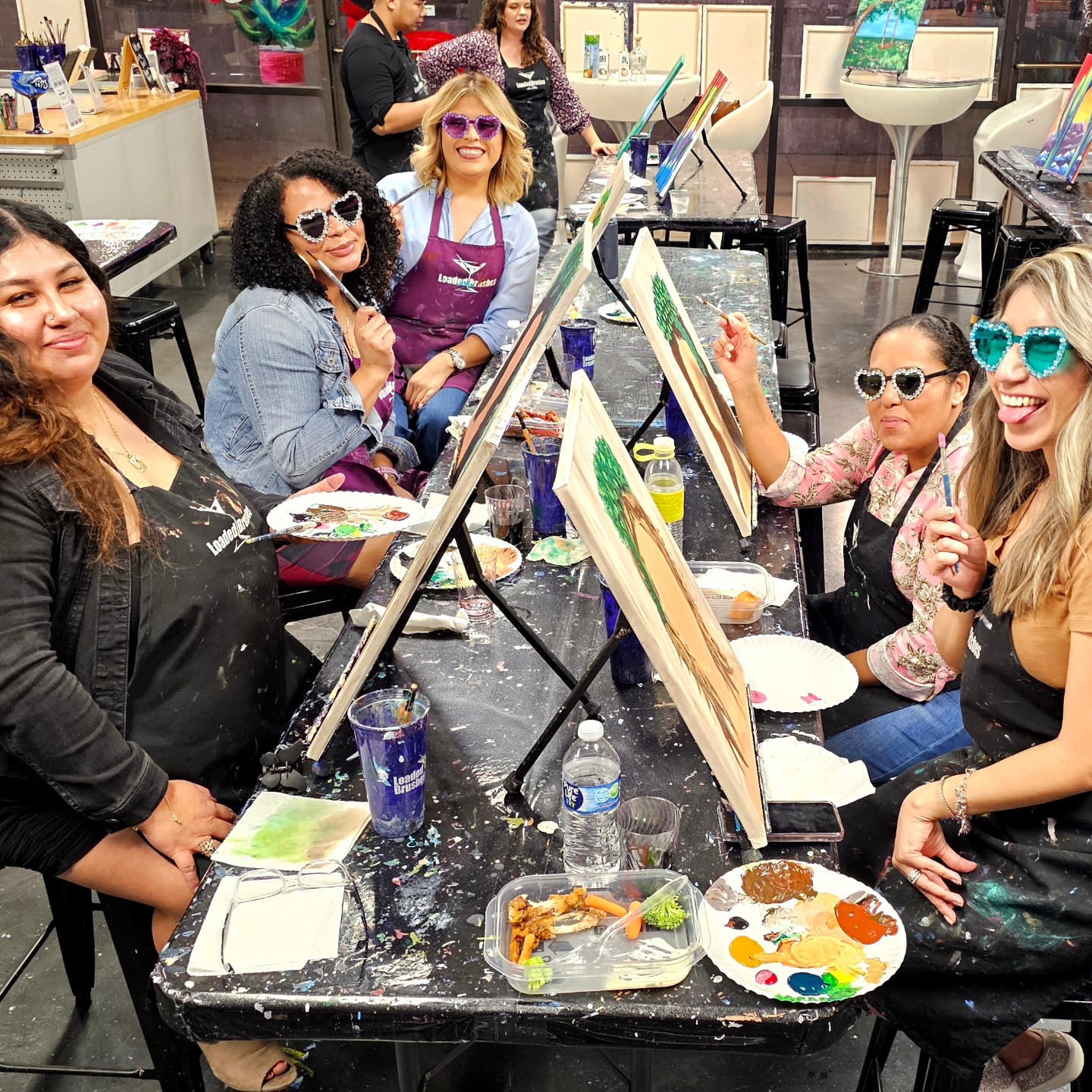 Today we are celebrating the Ladies 🥳 Get your girl time in and come paint with us! 🥂
.
.
.
#ladiesnight #datenight #girltime #girlpower #motherdaughter #bff #paintandsip #poweredbywomen #shopsmall #loadedbrushes