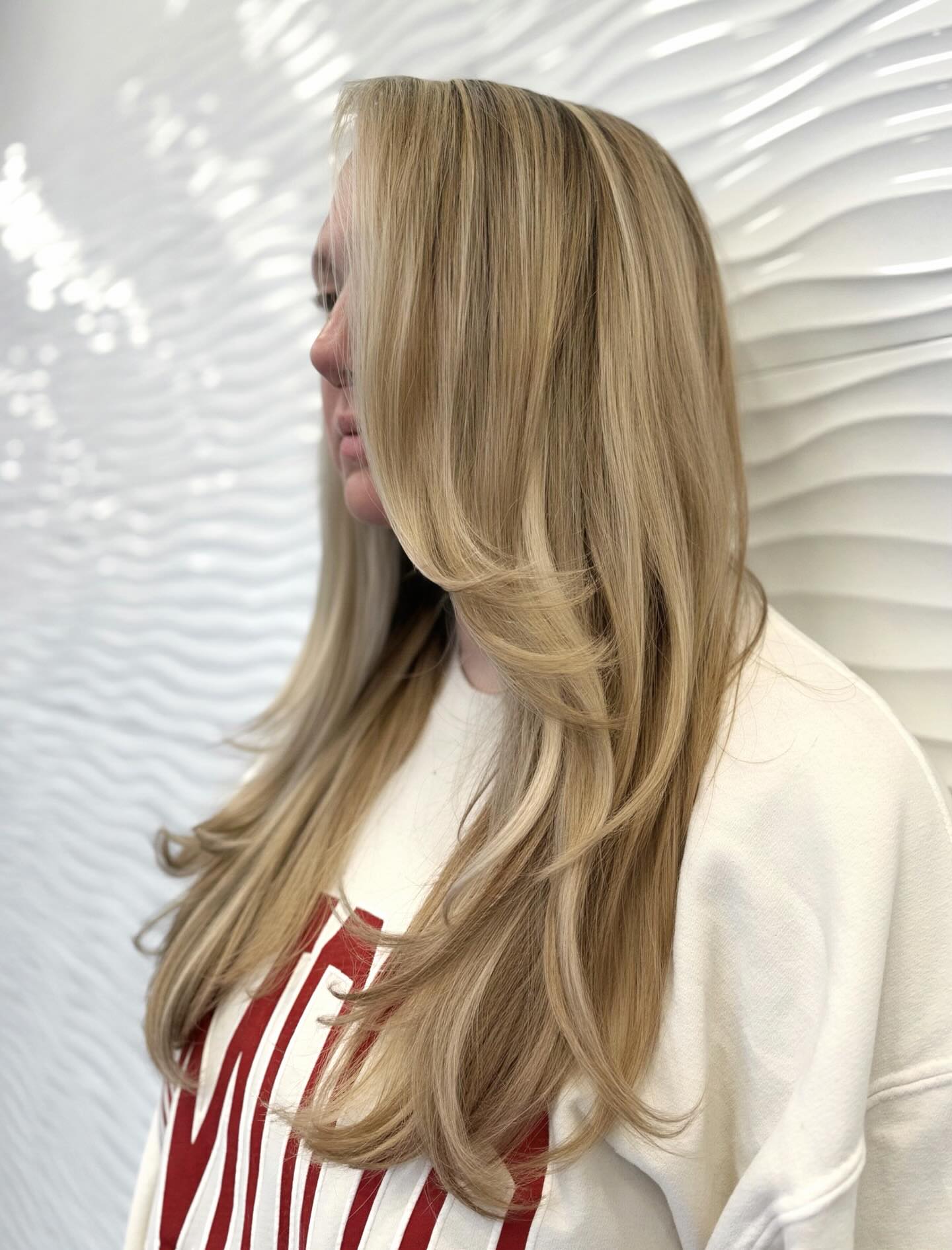 Golden, dimensional, and effortlessly beautiful ✨
This blonde is all about soft brightness with depth—a seamless blend of creamy highlights and natural warmth that catches the light from every angle.
The finish? Smooth, polished, and undeniably expensive-looking.
Healthy shine, lived-in dimension, and a color that grows out beautifully… this is blonde done right. 🤍
Cut & Color - #leablushyardley
Blowdry/Style - Alexa
Ready for your dream hair? Call 215-321-6186 during business hours or visit the link in our bio to schedule anytime. 📱
#LuxuryHair #BlondeTransformation #DimensionalBlonde #BlondeSpecialist