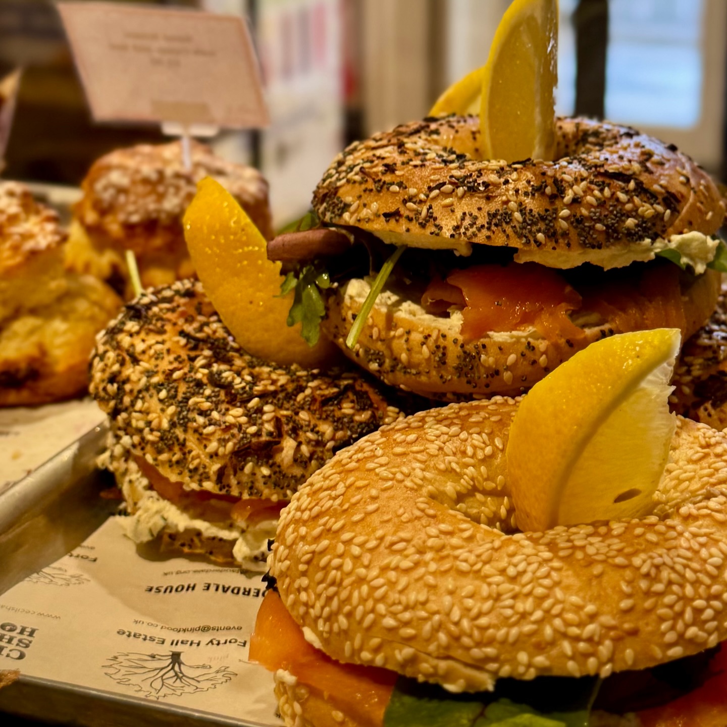 Smoked salmon, cream cheese and a seeded bagel, the perfect Sunday brunch 🥯✨
Enjoy a slow Sunday morning at Pink.
Our counters are full, the coffee is hot and the bakes are fresh ☕️💗
#brunchspots #northlondonfood #slowsunday #bagel