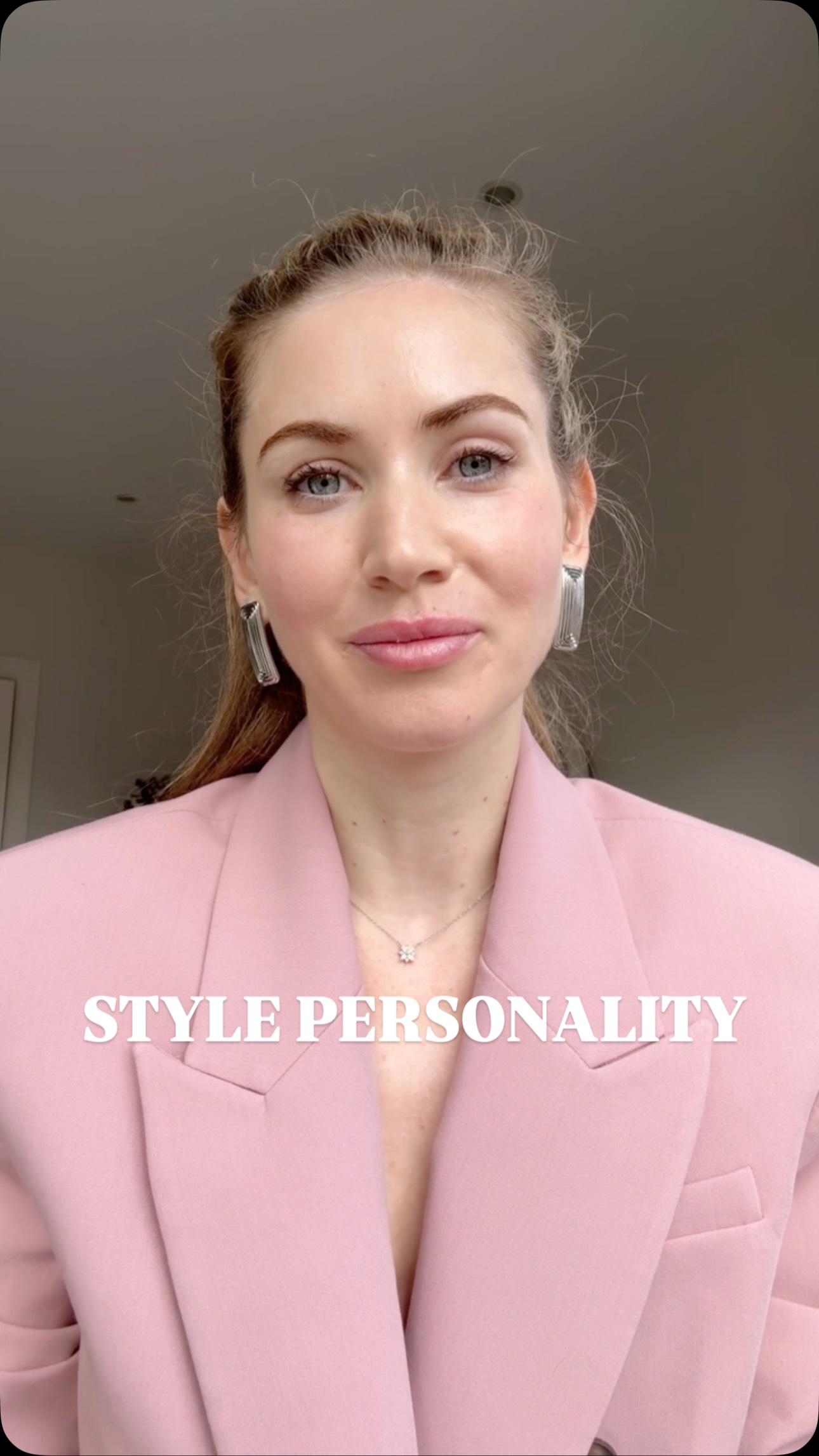 What is STYLE PERSONALITY ?
Your style personality is how your clothes reflect who you are. It’s not about following trends; it’s about finding the pieces that feel authentic to you.
#StylePersonality #PersonalStylist #FashionConfidence #PersonalStylistLondon