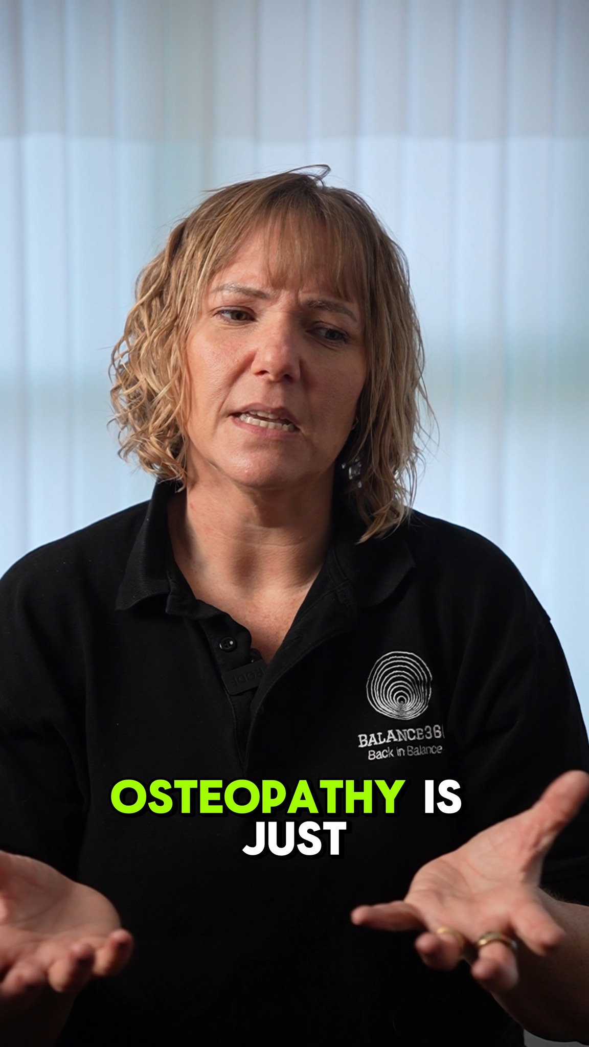 What’s the difference between an osteopath and a chiropractor?
It’s a question we hear a lot, and while both focus on helping the body move better and reduce pain, their approaches can differ.
Osteopathy tends to take a more holistic view, looking not just at the joints, but also at the muscles, movement patterns and wider factors that might be contributing to the issue. Treatment can include hands-on techniques, soft tissue work and tailored exercises to support recovery beyond the clinic.
Jolene breaks down the differences and explains why a whole-body approach can make a real impact when it comes to long-term results.
To book with Jolene and to find out more about how we can help you, click the link in our bio.