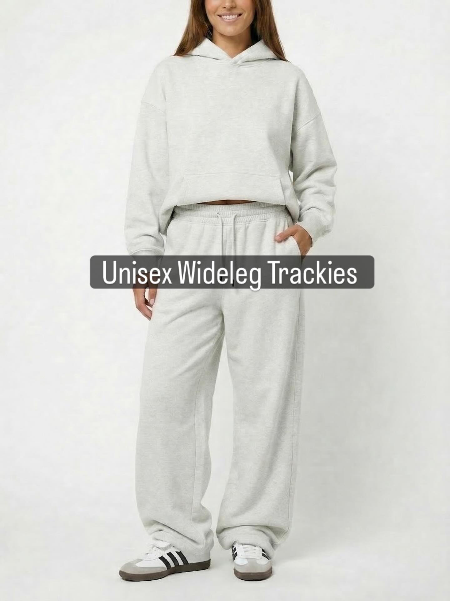 Just found you some of the comfiest wideleg trackies for your winter merch drop 🫵
Great for embroidered or screen printed logos
👉🏼 hello@ohsweetmerch.com.au
#merch #perthpilates #perthbrand #perthbranding #smallbusinessperth