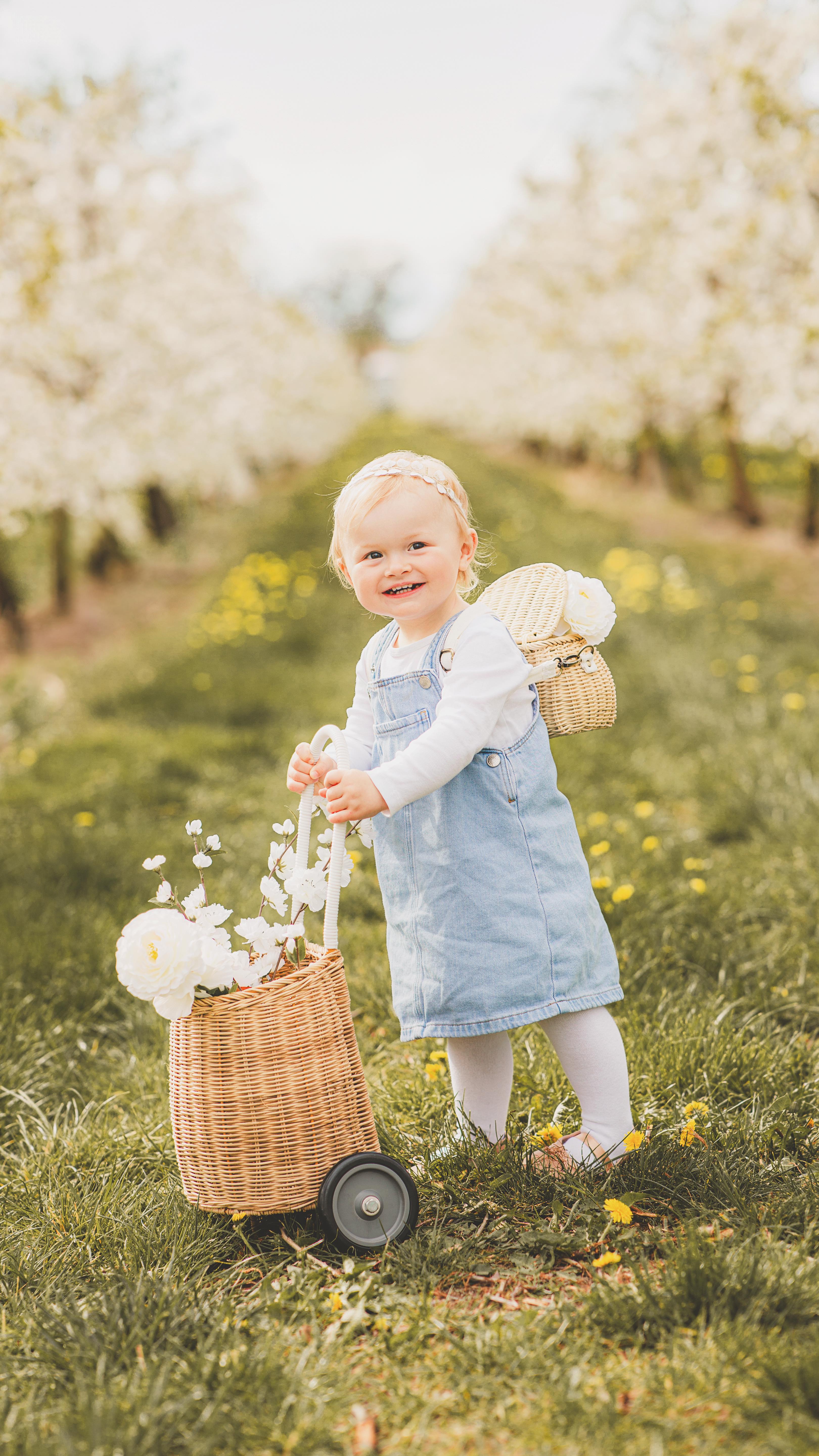 Du willst traumhafte 🌸 Kirschblüten-Bilder, aber ohne die Menschenmassen? Als Fotografin 🙋♀️📷 kenne ich ruhige Locations und habe Zugang zu einer Kirschblütenplantage, wo wir ganz privat und unter uns ein entspanntes Fotoshooting genießen können.
Nur wenige Male im Jahr biete ich Fotoshooting-SPECIALS ⭐️ an, das sind professionelle Shootings für Familien, Babybauch oder Paare zu stark vergünstigten Preisen ✨
Mein diesjähriges FRÜHLINGS-SPECIAL 🌸 findet Mitte bis Ende April statt, je nach Blütezeit. Die Locations sind das Beerencafé Hofreiter in Feldmoching oder ausgewählte, geheime Spots. 😉
👉 Folge mir und sichere dir dein Shooting im Blütenmeer 🌸❤️
🤩 Extra-Tipp: Als exklusiver Newsletter-Abonnent erhältst du 48 Stunden früher Zugang auf die besten Zeitslots 📩 https://loveberry.photography/newsletter
Achtung: ‼️ Letztes Jahr waren alle Plätze alleine durch meine Newsletter-Abonnenten ausgebucht bevor die Termine veröffentlicht wurden, also es lohnt sich! 😘
Ich freu mich riesig auf euch! 🌸📷
Eure Chen 🥰
📱0176-444 535 45
💌 chen@loveberry.photography
www.loveberry.photography
#münchenmama #familienfotosmünchen #kirschblütenmünchen #frühlingsshooting #fotoshootingmünchen