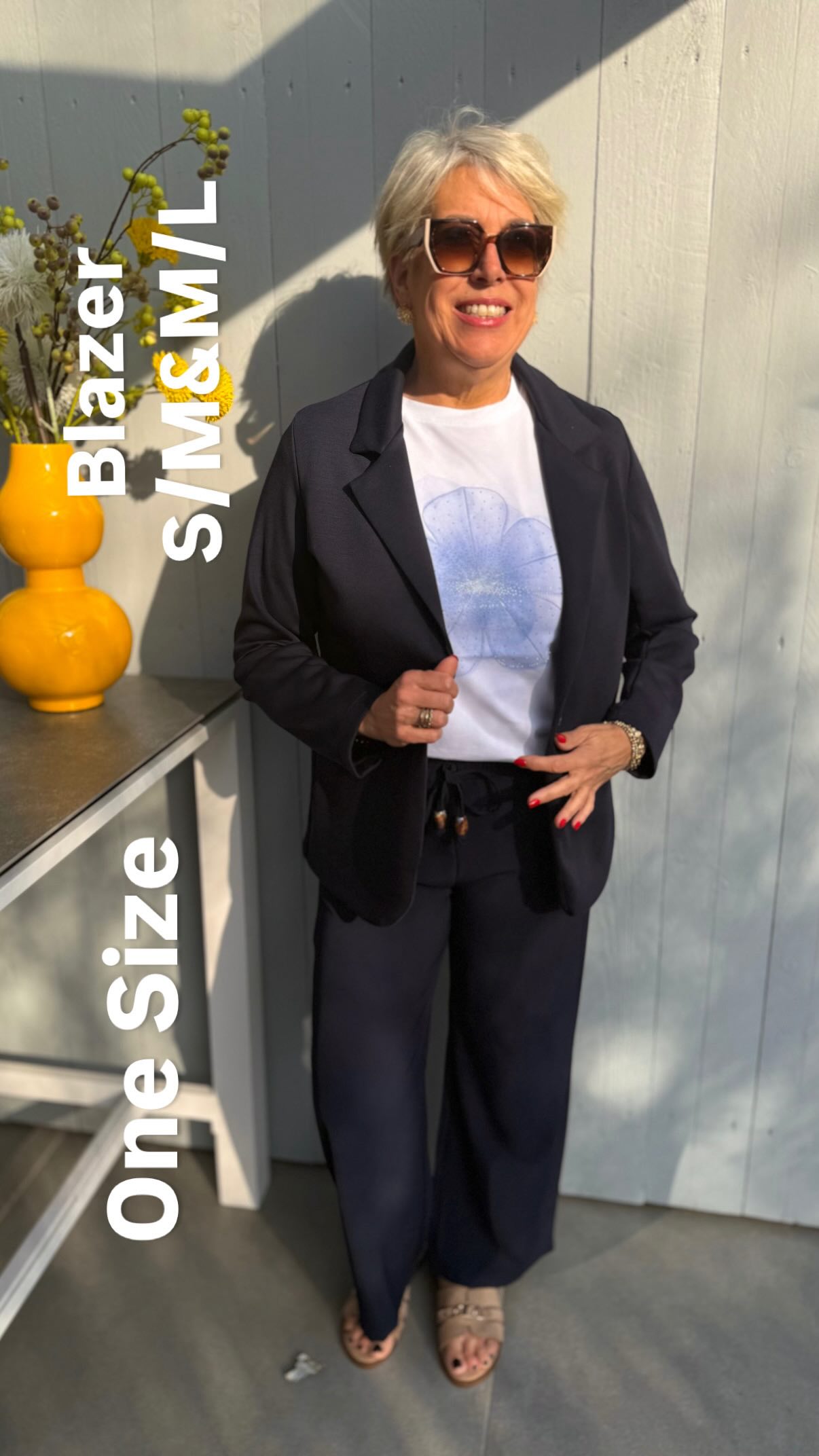 It’s Monday again 💙
Und das heißt: Neue Kollektion ist online!
Freut euch auf feminine Looks mit wunderschönen Blümchen 🌸, romantische Röcke und cleane Styles in eurer neuen Lieblingsfarbe Dunkelblau.
Und ein echtes Highlight:
Unser erster Bikini-Zweiteiler in diesem Jahr 👙
Wenn ihr ihn noch nicht kennt – glaubt uns: Ihr werdet ihn lieben!
✨ Jetzt entdecken – Link in der Bio
⸻
#fashionboxx #newcollection #mondaydrop #femininefashion #sommerstyles #blumenliebe #romanticlook #dunkelblau #outfitoftheday #ootd #onlineshop #boutiquestyle #musthave #summervibes #bikinilove