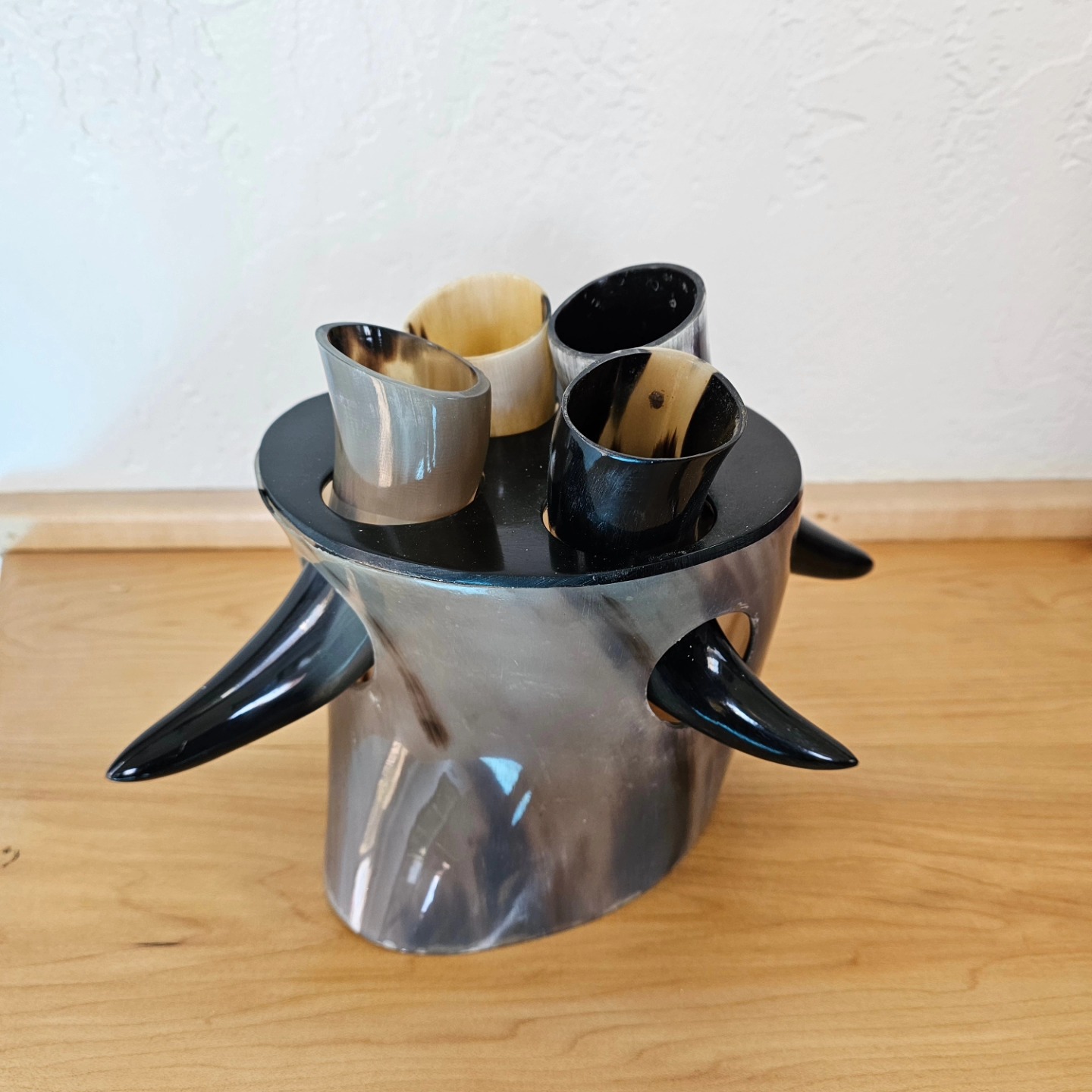 Gift ideas for the big day. A bottle of Valentine Mead or a bottle of Love Dragon. How about a set of Viking Horn mugs or a single mug. All great gifts for that special loved one! ❤️
#valentinegiftscavecreek
#valentinemeadcavecreek
#lovedragonmeadcavecreek