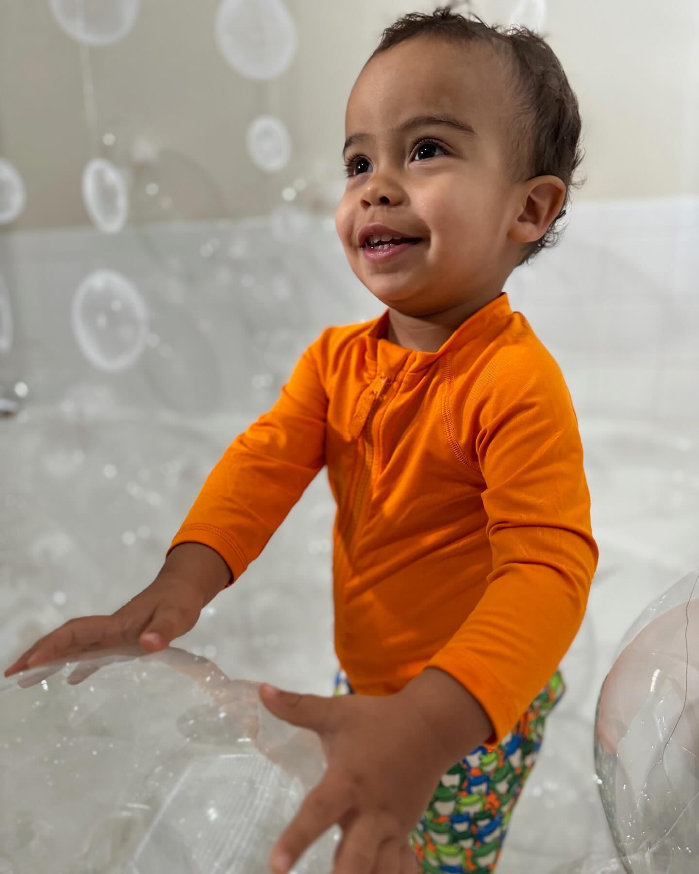 A major benefit of being a print designer is being able to dress my kiddo in prints I helped create! I’m kicking off my design Instagram with AJ in a magical bubble bath🫧 As the Art Director of a print studio in Philadelphia I oversaw the creation of this cute Leapin Frog print for @dolfinswimwear. It makes my momma heart happy that this is AJ’s favorite bathing suit and you can buy it for your little one too! ☀️🐸
#surfacedesign #printandpattern #freelanceprintdesigner #swimwear #childrenswimwear #conversationalprint #frogprint #textiledesign #smallbusiness #sahm #creativebusiness #elpprintdesign