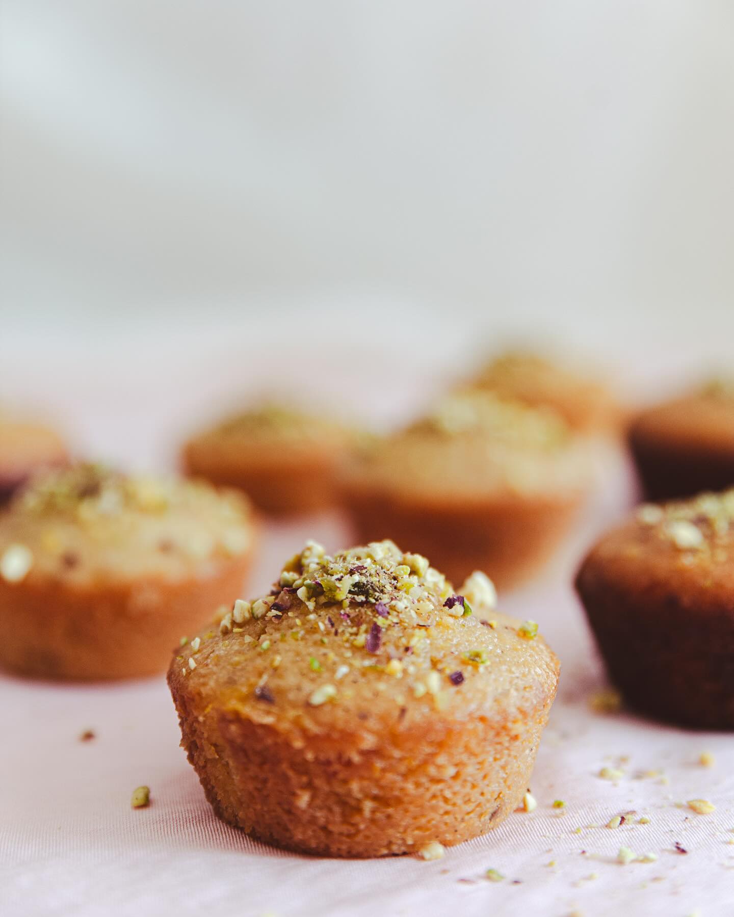 Orange Spice Muffin
Met kardemom en pistache, glacé van honing, sinaasappelsap en saffraan