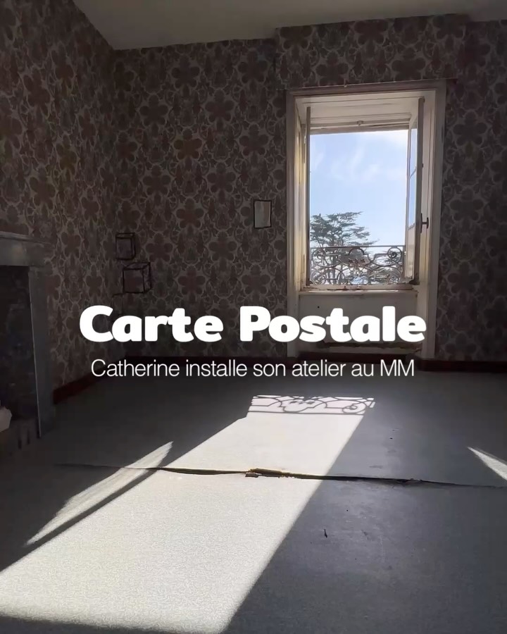 EN RESIDENCE - Il y a 10 jours, nous avons installé notre première artiste en résidence à Moulin Mer. Catherine Maria Chapel est photographe et artiste peintre, born and raised à Logonna, et partage son temps entre la Bretagne, Paris et Bruxelles. En attendant que les travaux de rénovation des bâtiments commencent, elle installe son atelier dans la maison attenante au Moulin. Un environnement propice à l’inspiration, portée par l’atmosphère marine et végétale, pour travailler à sa prochaine exposition, prévue à Paris à l’automne.
#mmprojet #residencedartistes #logonnadaoulas