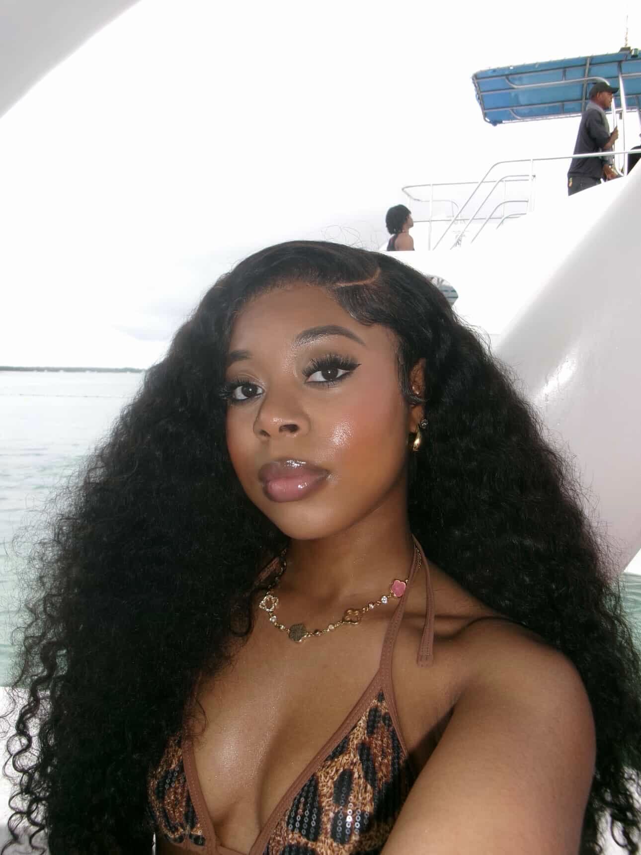 Your sign to shop @keniahxkollection ! Our Water wave is perfect for vacation 🥰🥰
Hair ships same day & on hand (Atl area) 🎀
#keniahxkollection #haironhand #waterwave #wiginstall #vacationhairstyles