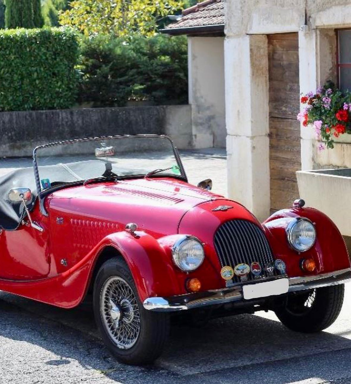 Retour en images. Roadbook-Briefing chez Breitling Genève💗🏁
.
.
#rallye # voitures classiques #oldcars #oldtimercar #breitling #rallyedespantheressuisse🇨🇭
#solidarite #pilotesfémininesclassiques #classiccars #carlovers #vintagecar #retrocars