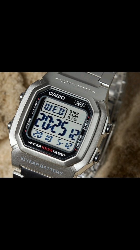 Casio W-800HD-1AVEF e l'Evoluzione della Serie Heavy Duty nel 2026
L'industria dell'orologeria digitale ha vissuto una fase di profonda trasformazione nei primi mesi del 2026, caratterizzata da un ritorno alle estetiche industriali degli anni '80 e da una crescente domanda di dispositivi che coniughino la robustezza utilitaristica con una raffinatezza visiva adatta agli ambienti professionali. In questo contesto, il lancio del Casio W-800HD-1AVEF rappresenta non solo un'espansione della linea "Heavy Duty" (HD) di Casio, ma anche un caso studio sulle strategie di segmentazione del mercato e sulle risposte della comunità di appassionati alle modifiche hardware restrittive. Questa analisi si propone di esaminare in dettaglio le specifiche tecniche, le performance e il posizionamento di mercato di questo modello, confrontandolo sistematicamente con la sua controparte storica in resina e valutando l'impatto delle recenti revisioni dei circuiti stampati sulla cultura del "modding".
Recensione/Review
https://www.orologieconomicimigliori.it/post/casio-w-800hd-1avef-recensione
#casiow800hd #casio #orologicasio #casioamazon #recensioneorologi